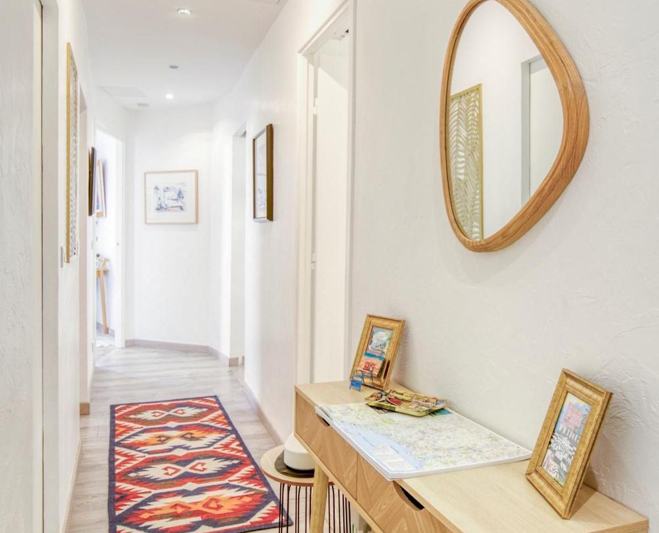 Sublime, Modern, Balconies, A/c, Refurbished Appartement *