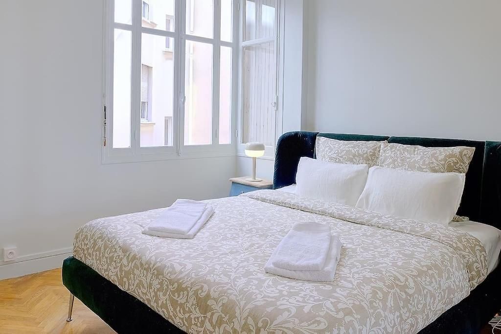 Luxury In Center Of Nice