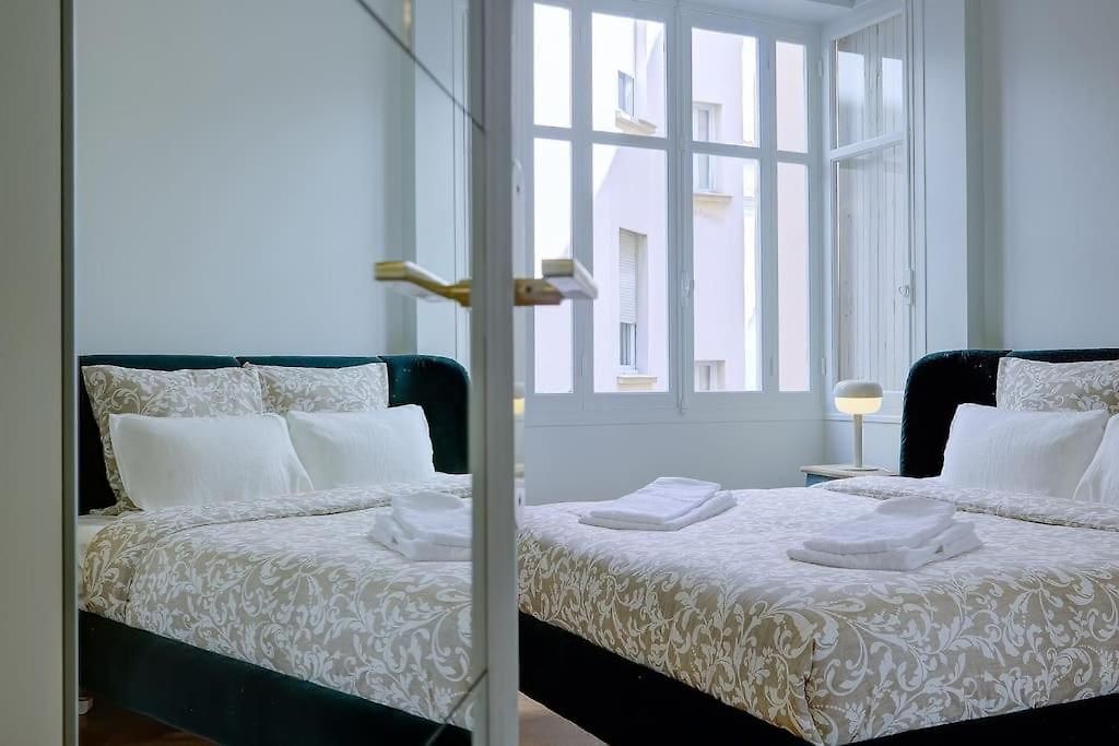 Luxury In Center Of * Nice