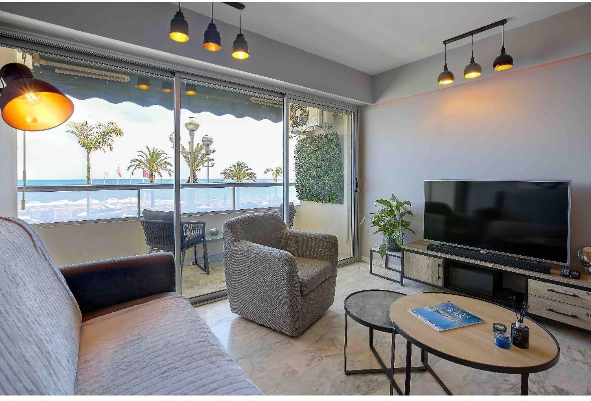 Flat Design With Sea View Promenade Des Nice