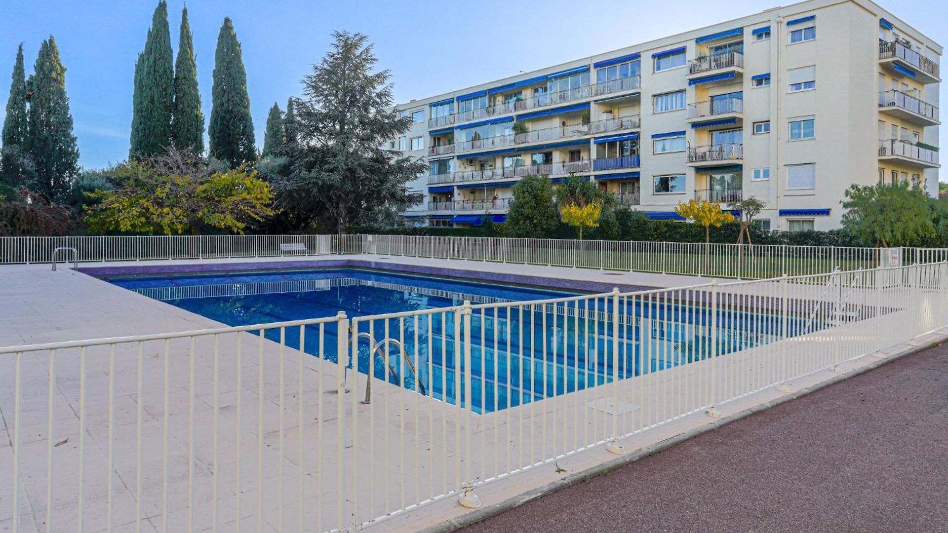 Apartment Terrasses De La Baie Des Anges By Interhome