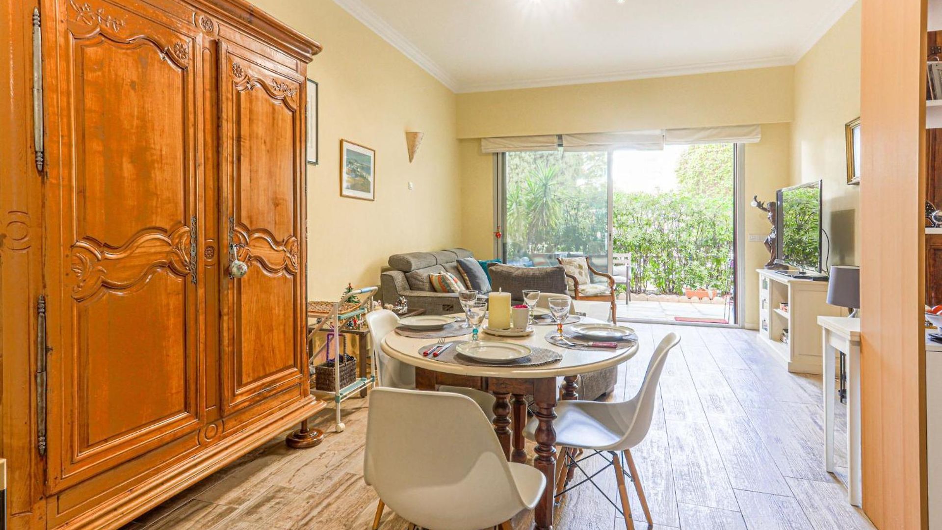 Terrasses De La Baie Des Anges By Interhome