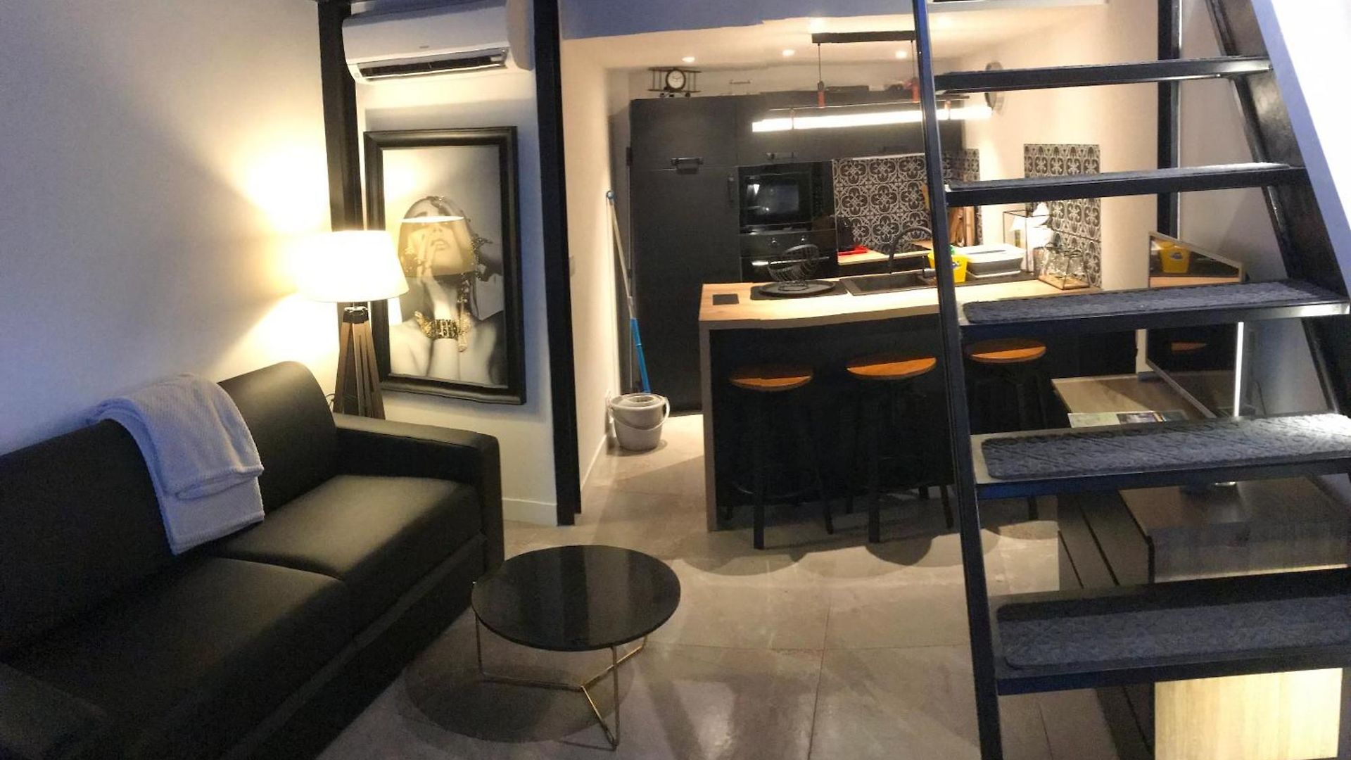Appartement Atypique Et Merveilleuse Petite Maison En Plein Cœur De Nice, à Proximité De La Et Des Plages *