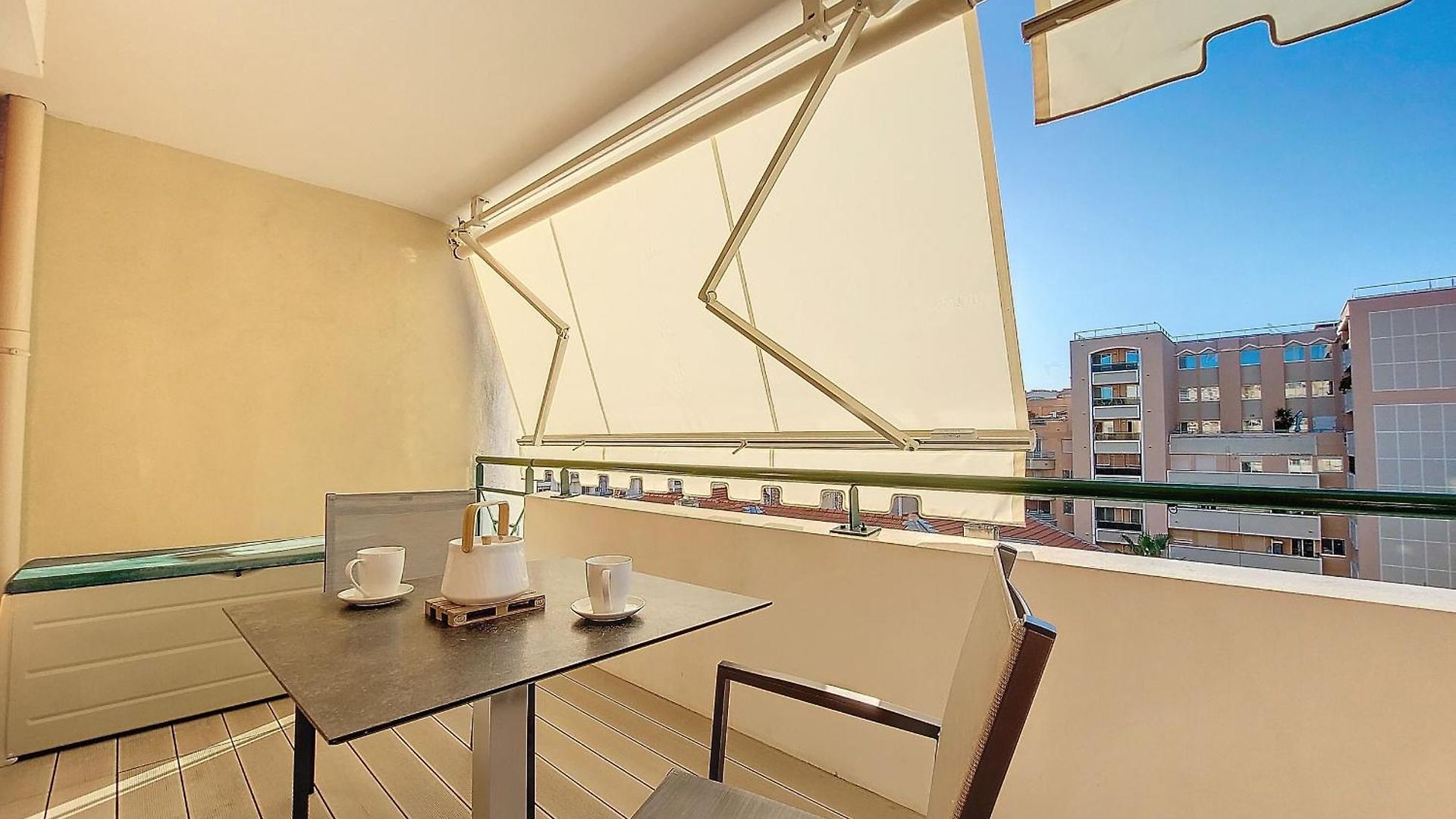 Nestor&jeeves -perle Doree - Terrace - Design