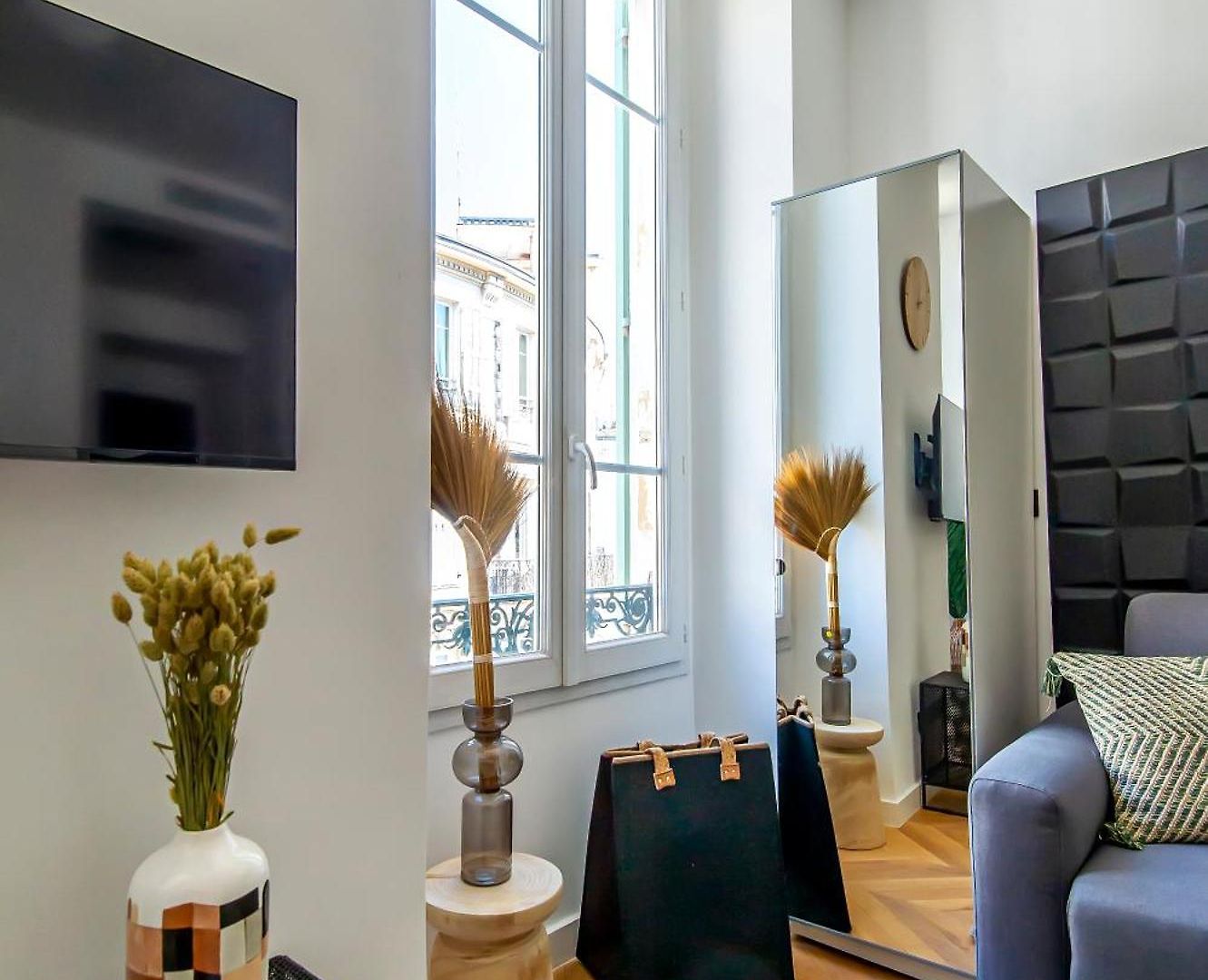 302b Beautiful Refurbished Downtown / Ac Apartment *