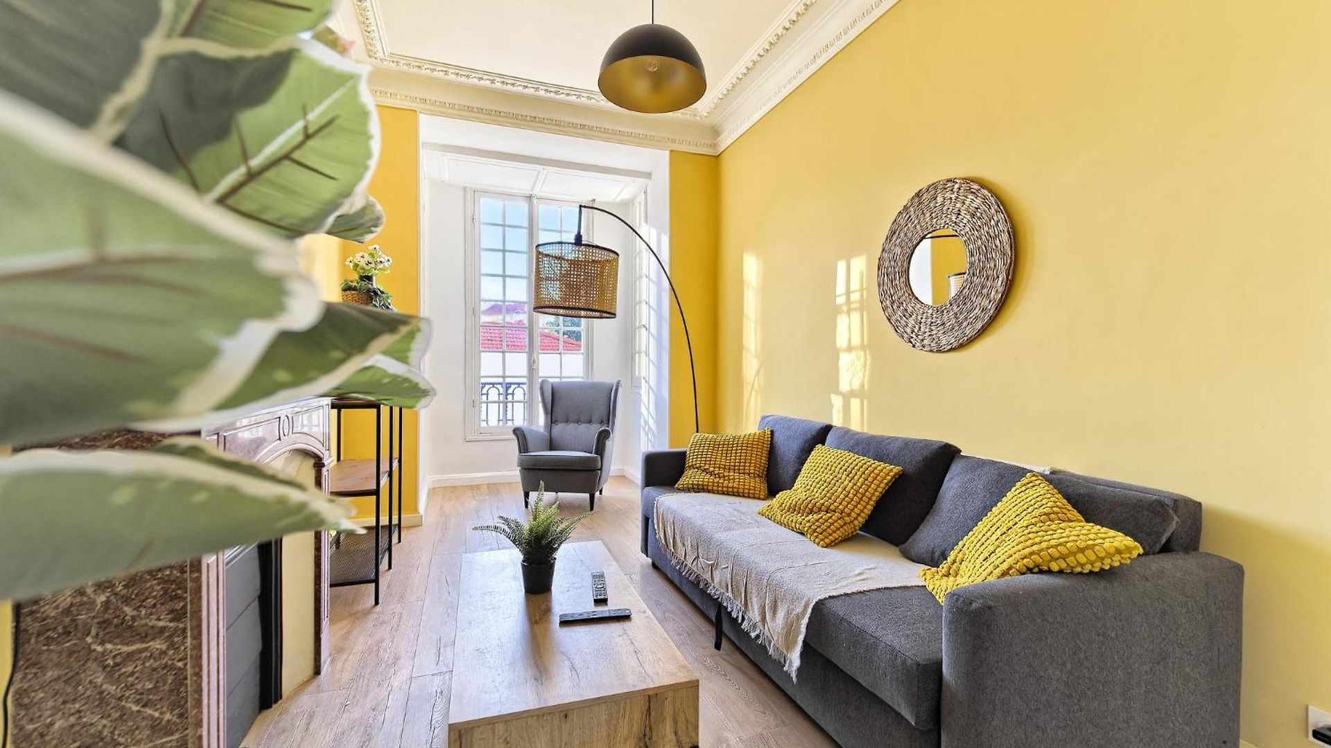 Apartment Luxury Homeplace In Center Nice