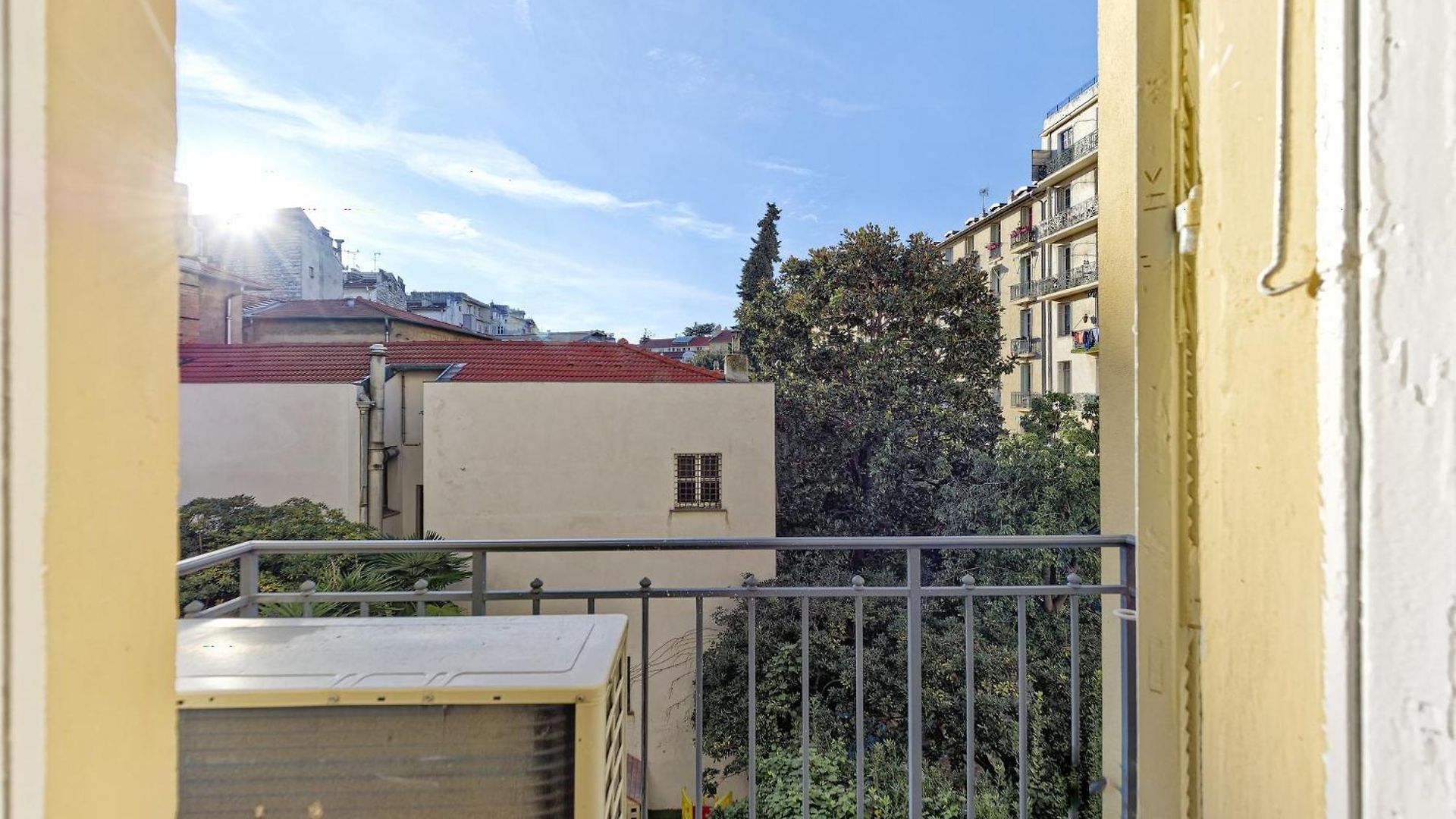 Luxury Homeplace In Center