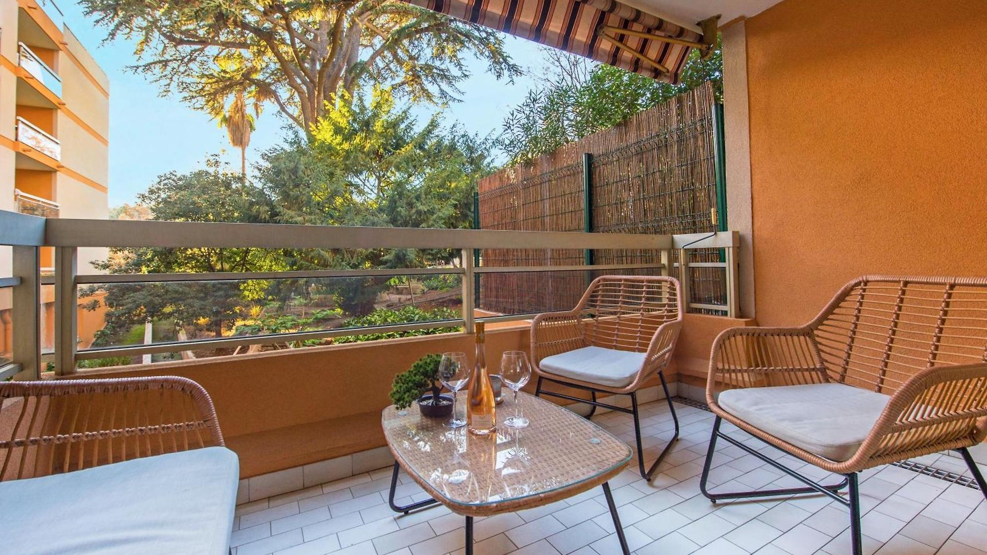 Moderne - Terrasse - Parking - Bm Appartement Nice
