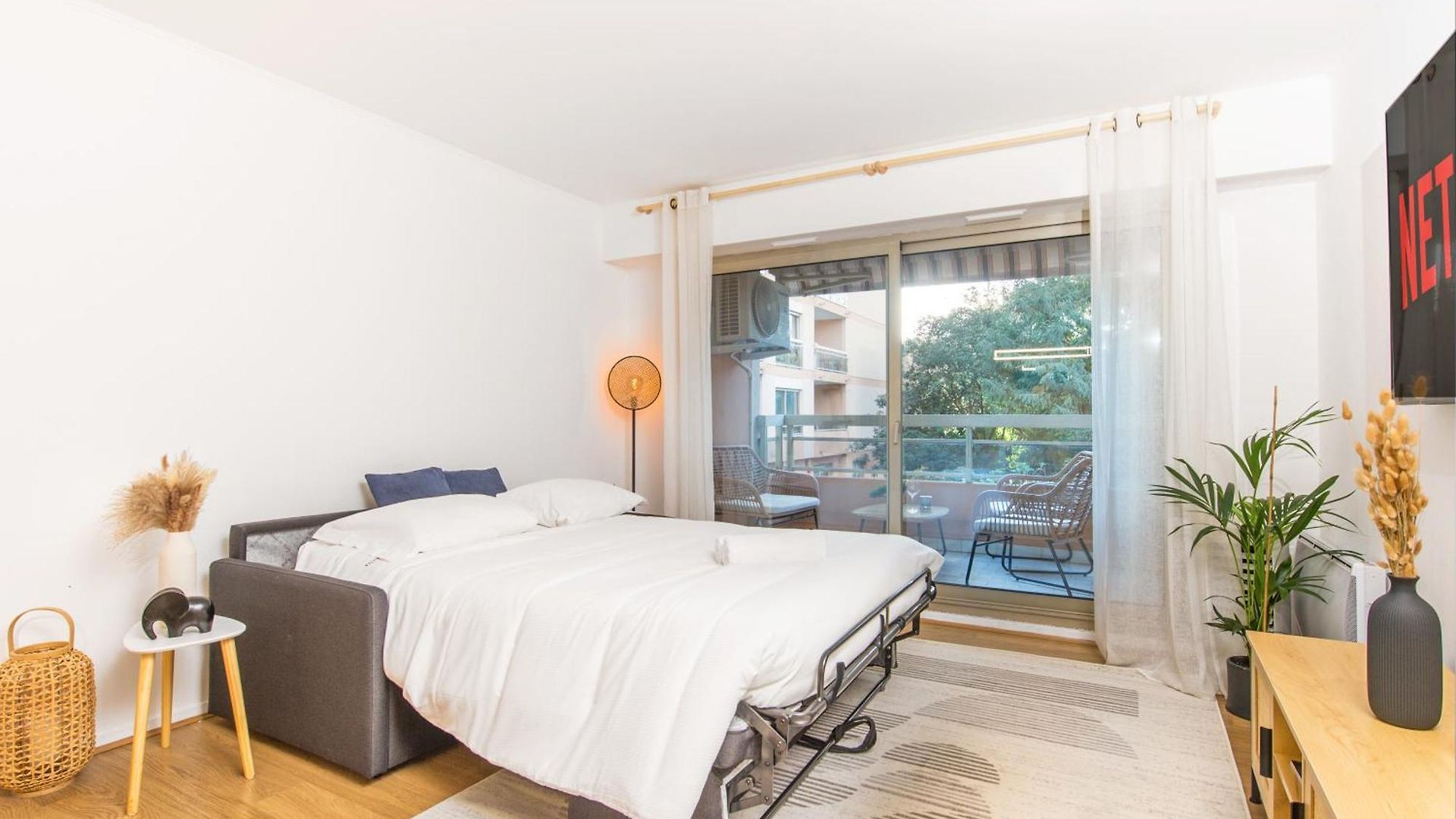 Moderne - Terrasse - Parking - Bm Appartement *