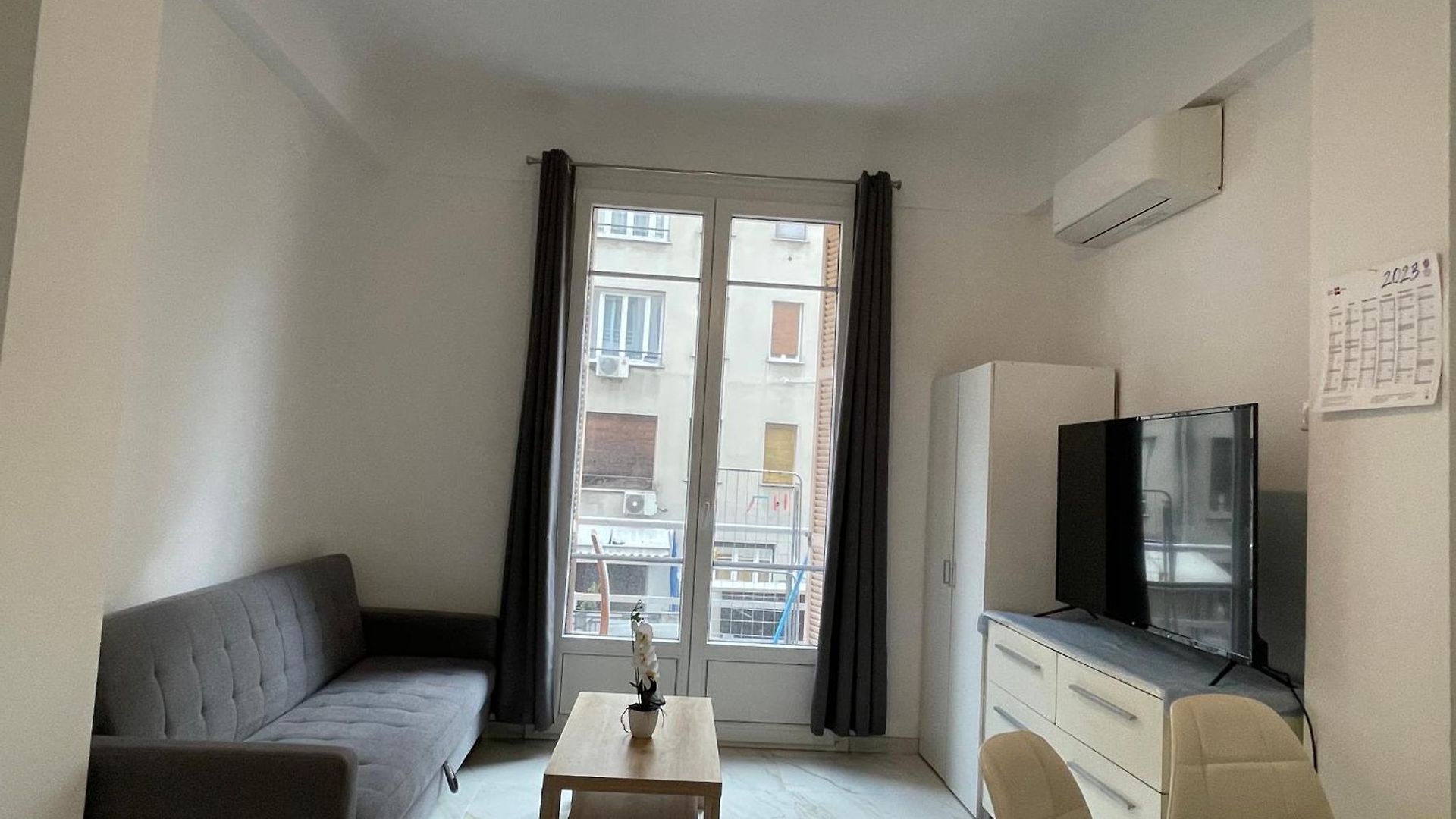 Studio, Centre Ville, Bord De Mer, Appartement *