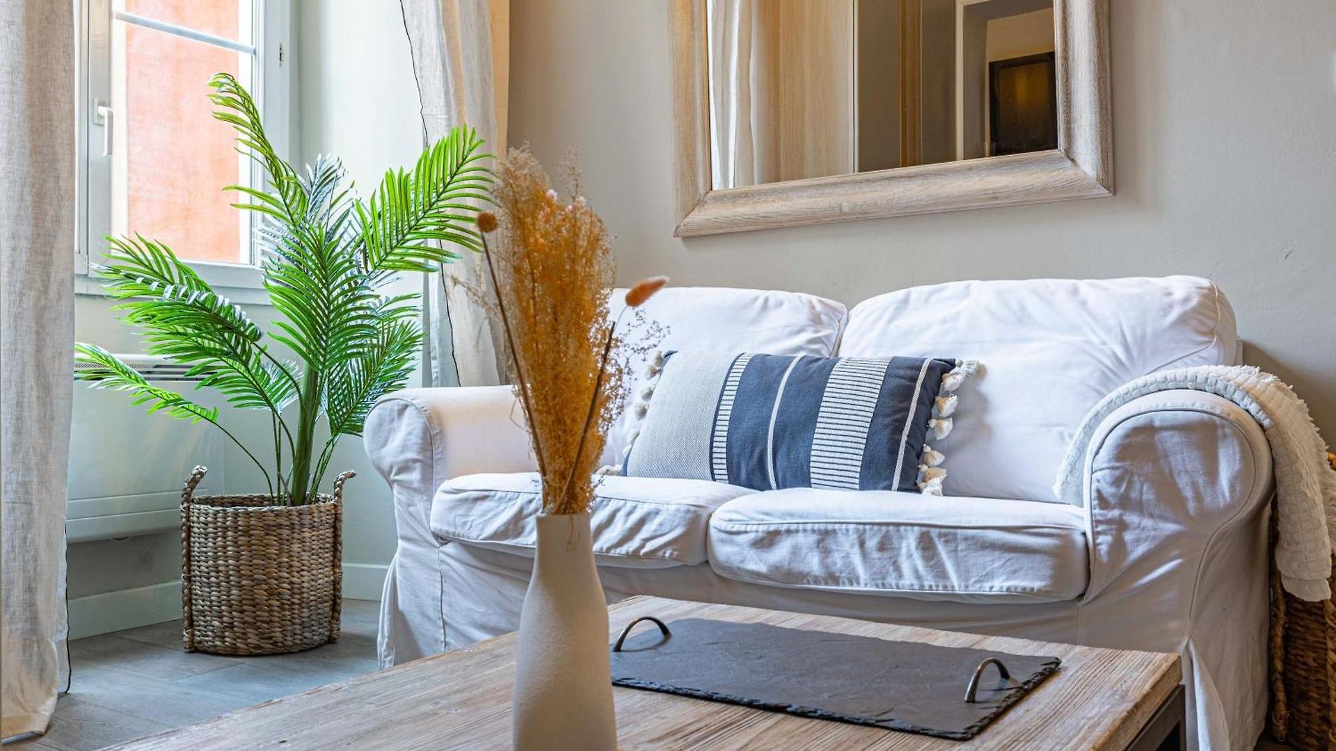 Elegant Flat With Ac, Heart Of Old Nice, Walking To The Beach!