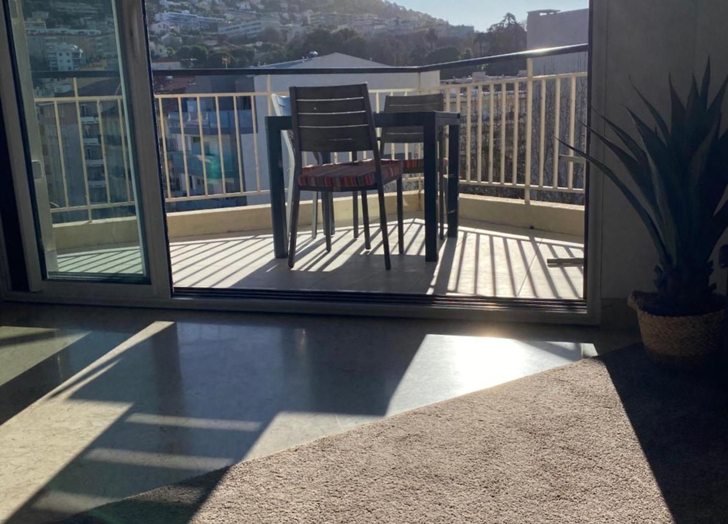 F4 120 M2 10 Minutes à Pieds Du Vieux Nice
