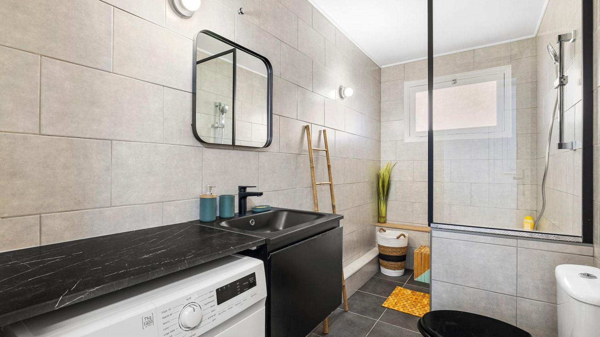 Appartement Renting - Philibert - Elegant Spacious Quiet Near The Port Free Parking *
