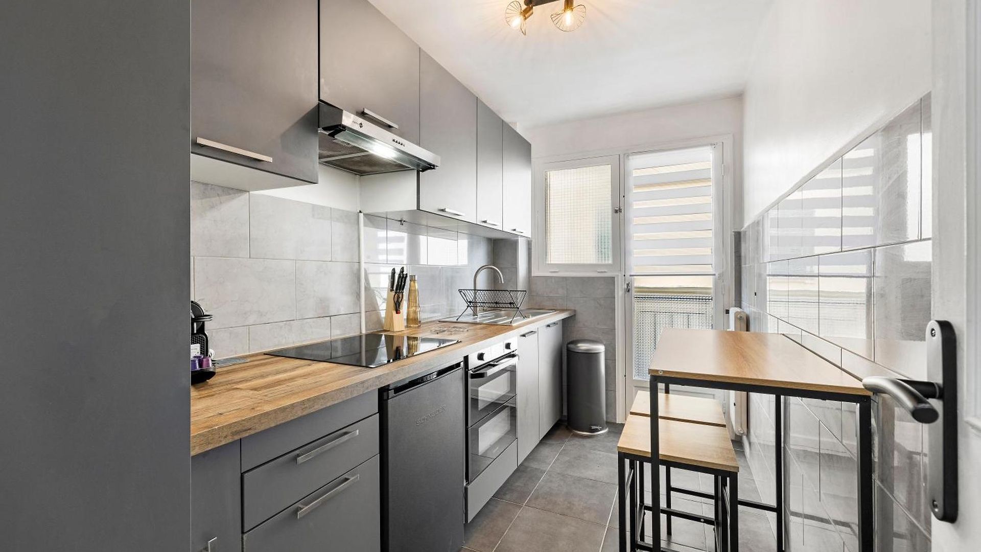 Renting - Philibert - Elegant Spacious Quiet Near The Port Free Parking Appartement Nice