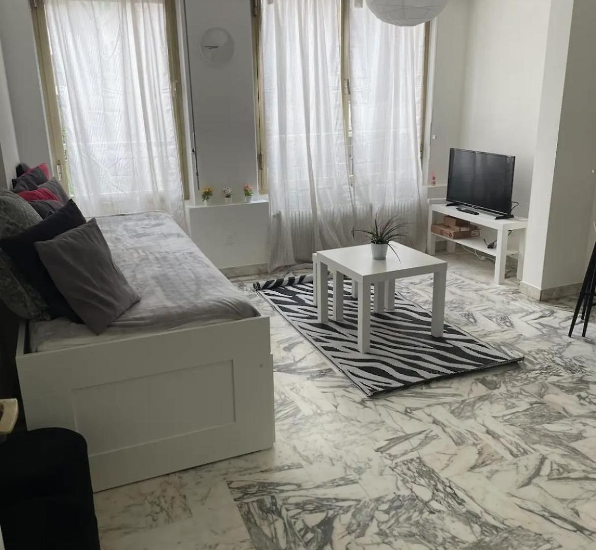 50 M De La - Centre - Proche Apartment