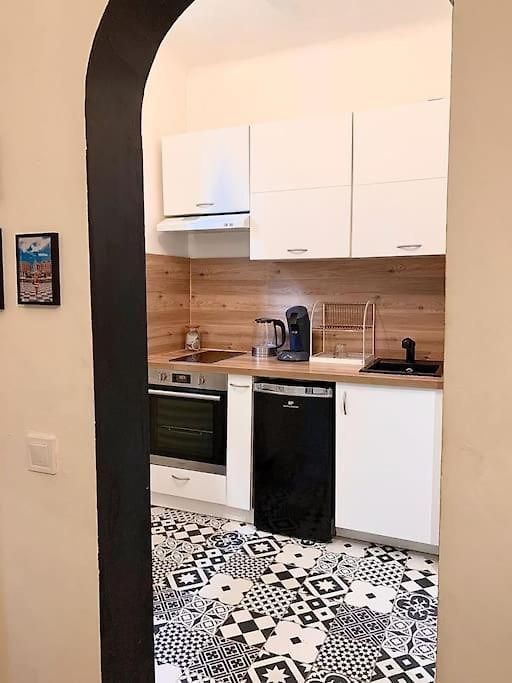 Tzarewitch Studio 10min Promenade & Gare Appartement