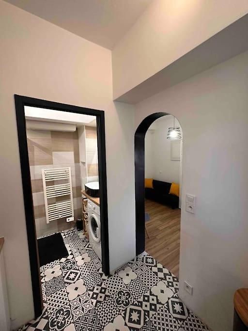 Tzarewitch Studio 10min Promenade & Gare Appartement *