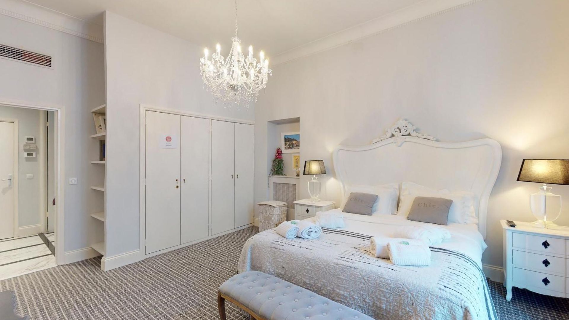 Silver Five Stars House *