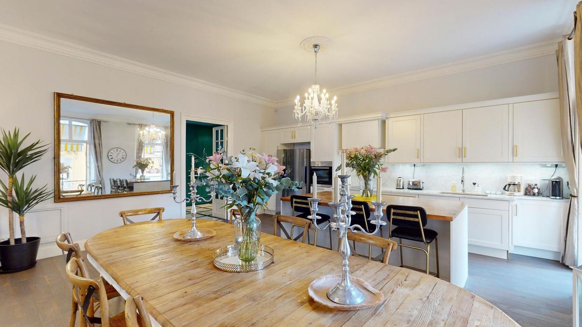Silver Five Stars House * Nice