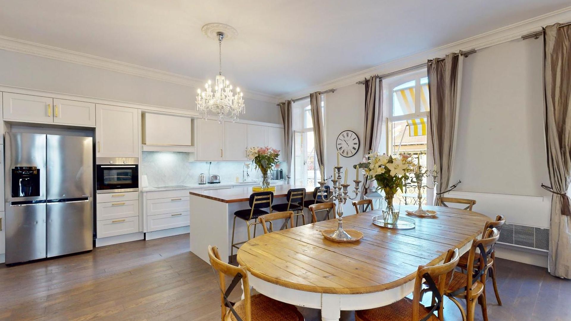 Apartment Silver Five Stars House
