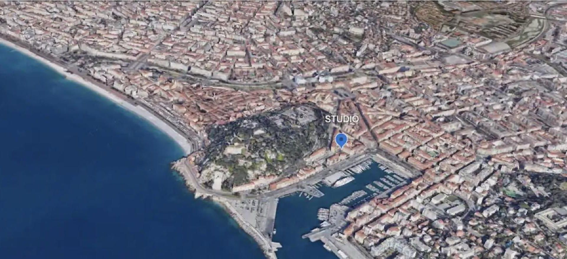 - Port De *