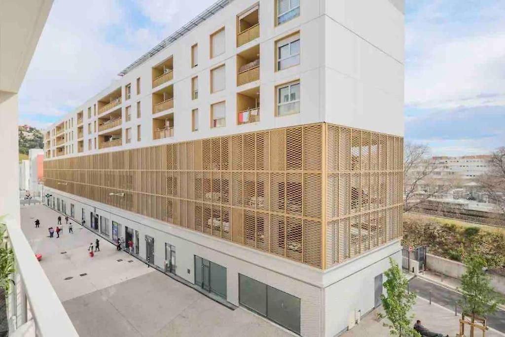Q&r Renting - Luxueux Et Design- Parking Ac Appartement *