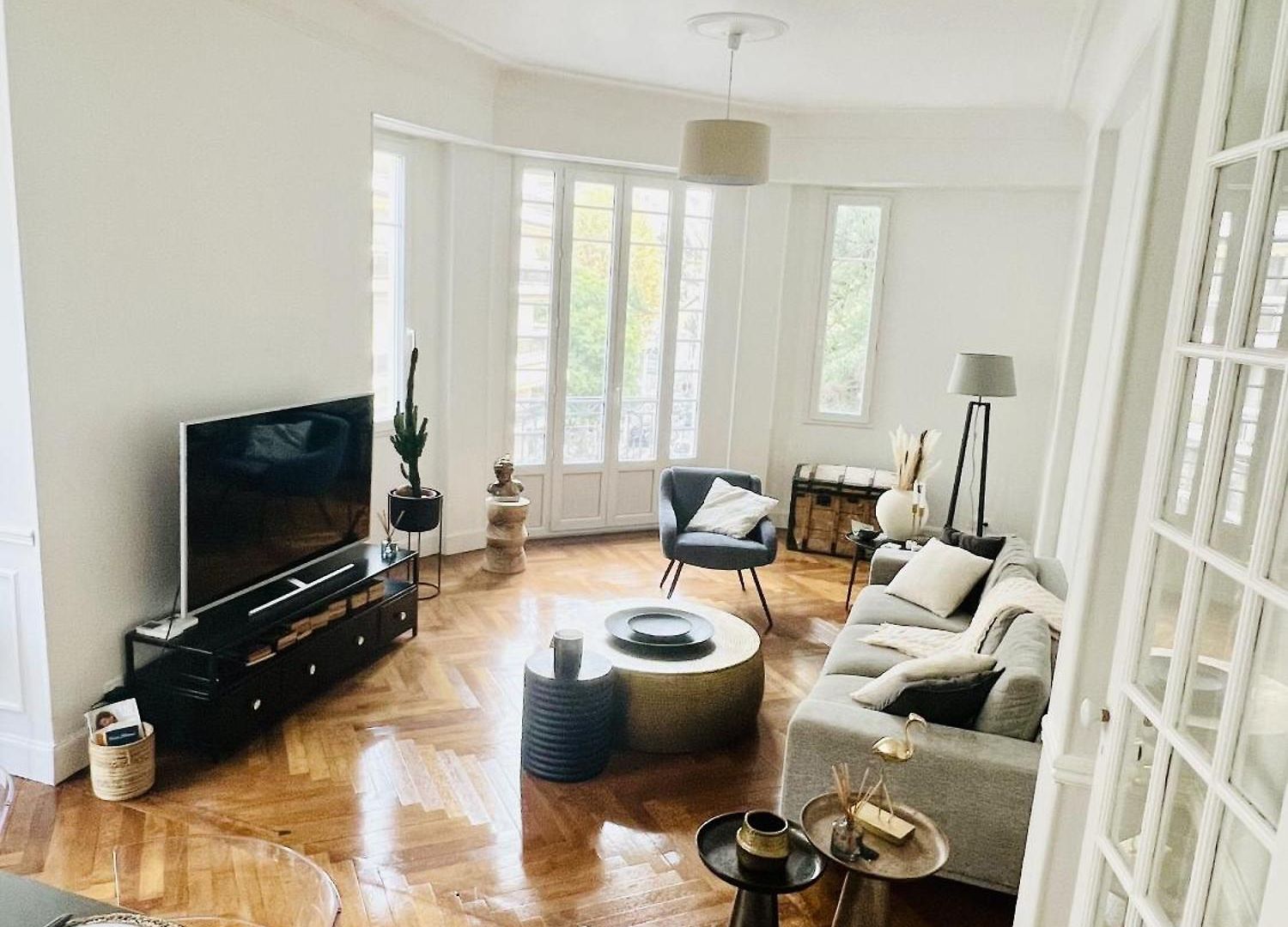 Appartement Luxueux 115m2, 3 Centre Avec Parking à 5 Min -climatisation Nice