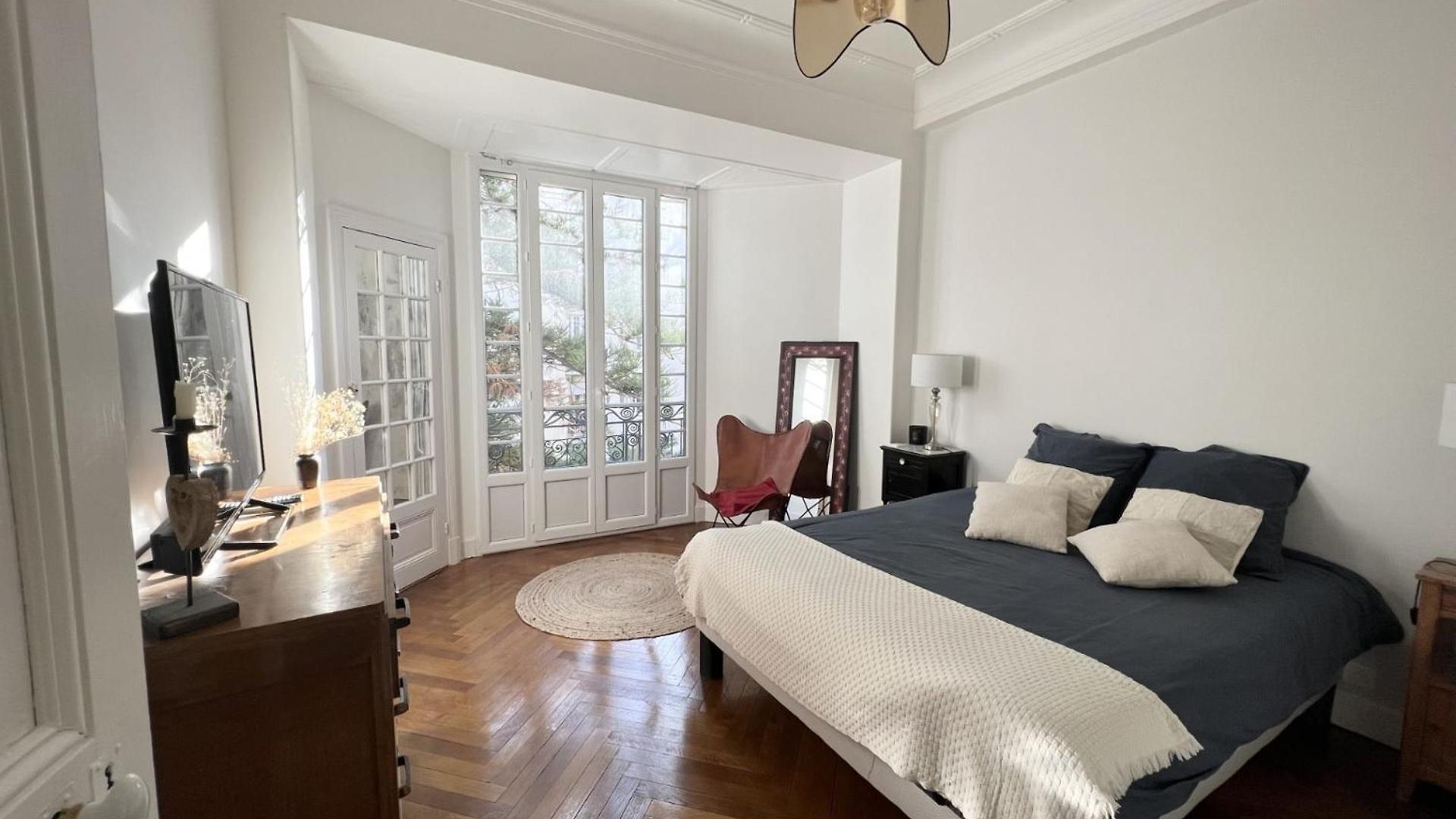 Luxueux 115m2, 3 Centre Avec Parking à 5 Min -climatisation Appartement Nice