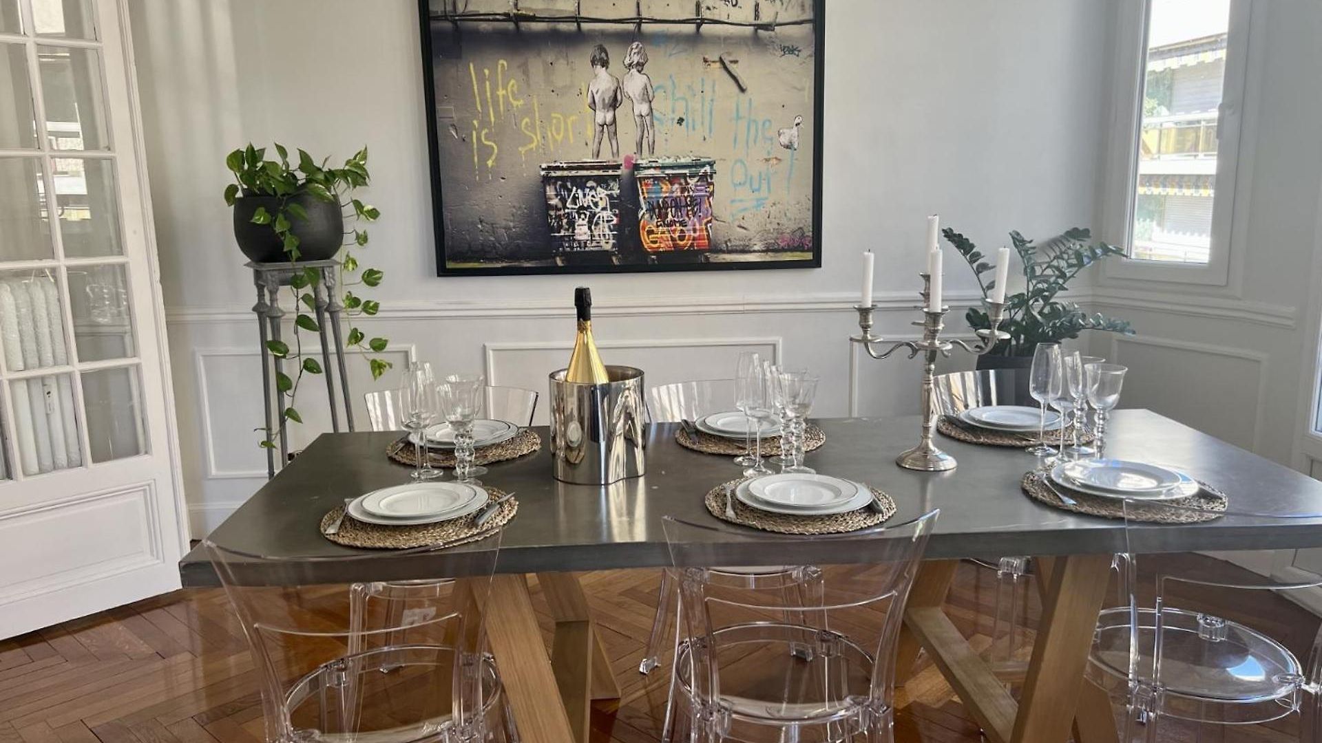 Luxueux 115m2, 3 Centre Avec Parking à 5 Min -climatisation Appartement *