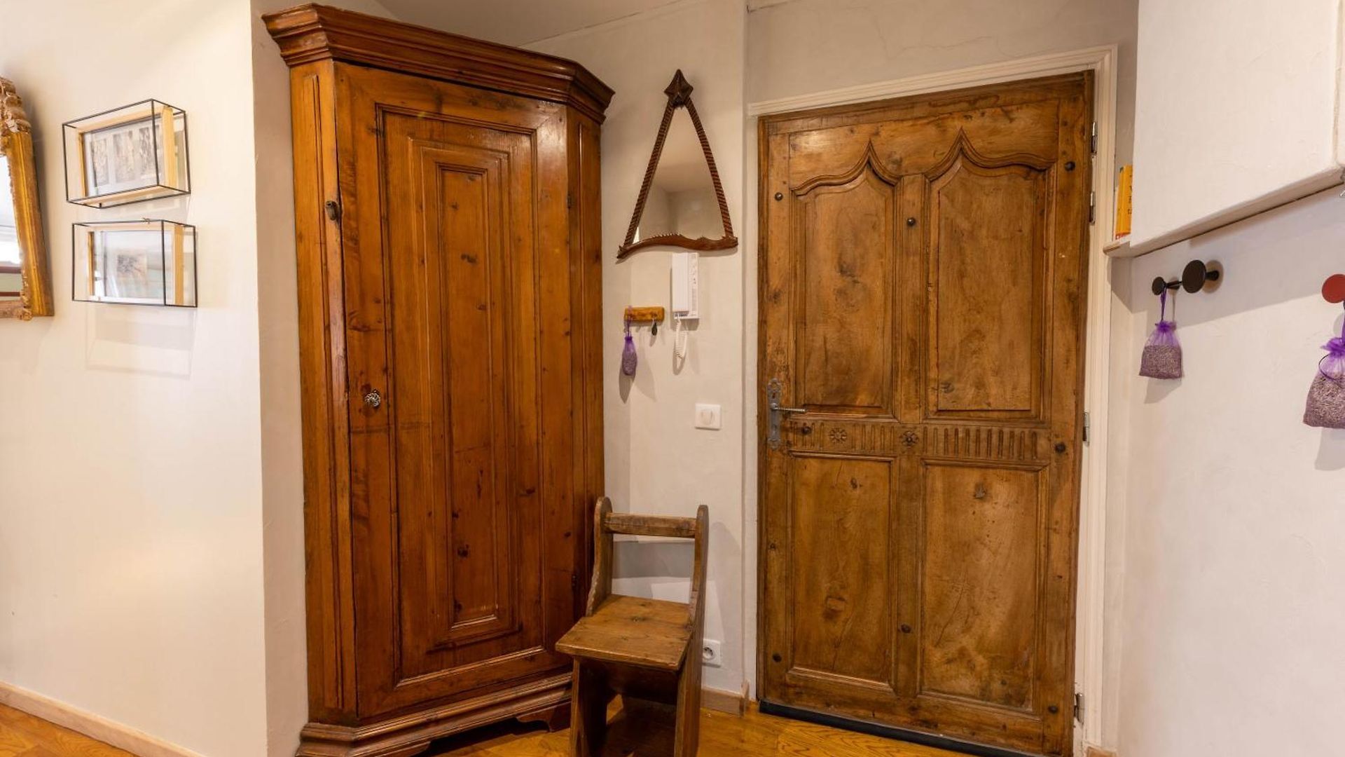 Spacious And Bright Flat Close To The : Heart Of Old *