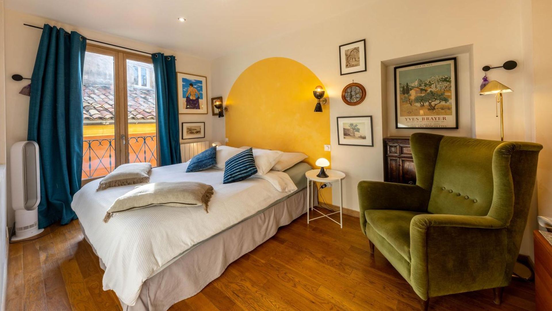 Spacious And Bright Flat Close To The : Heart Of Old *