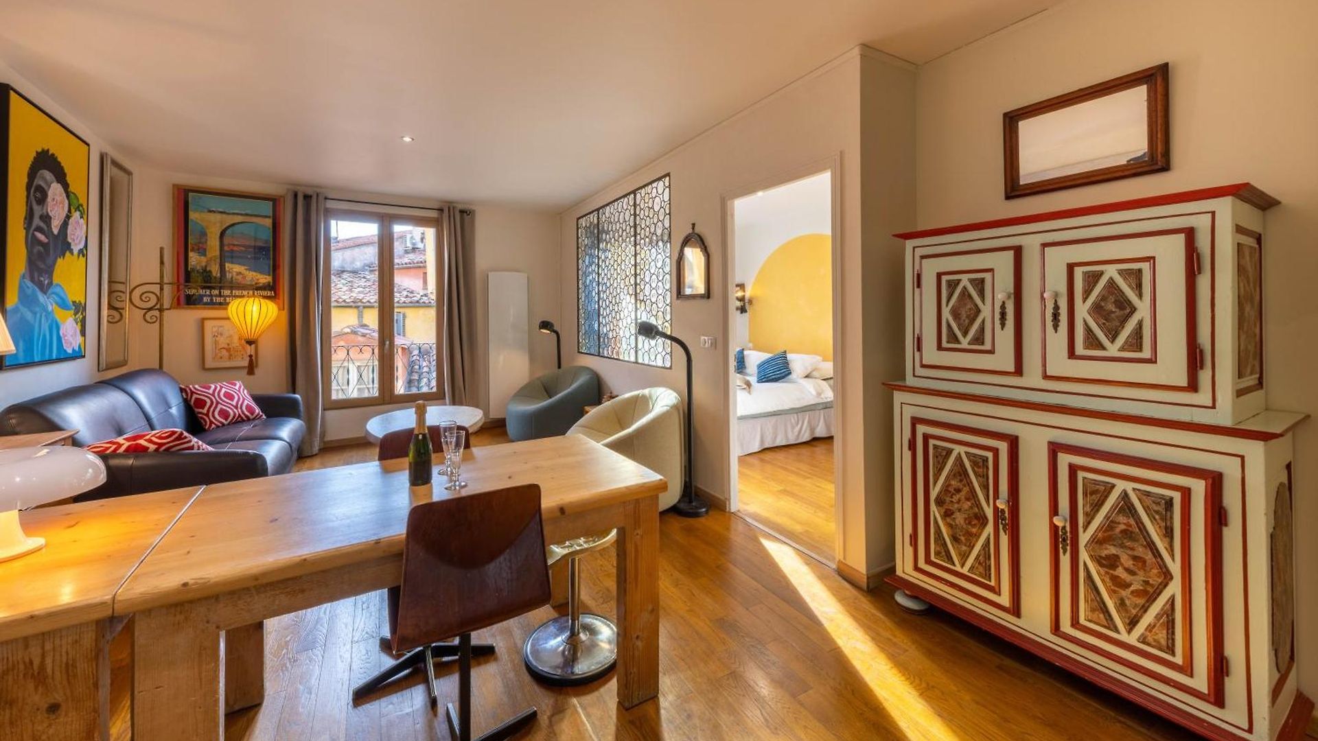 Spacious And Bright Flat Close To The : Heart Of Old *