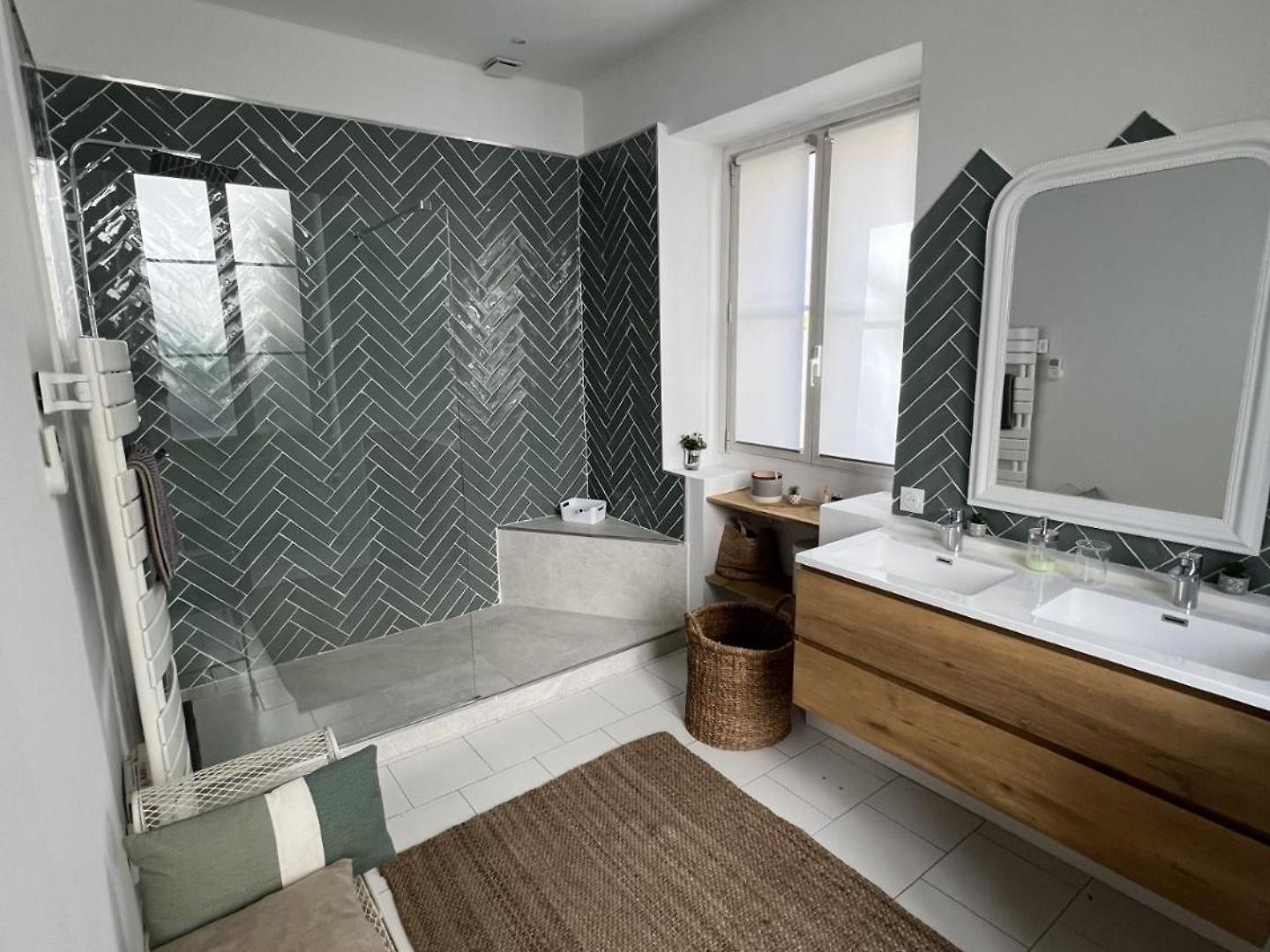 Apartment Superbe De 105 M2, Hyper Centre Avec Terrasse, Parking, A 5 Min De La