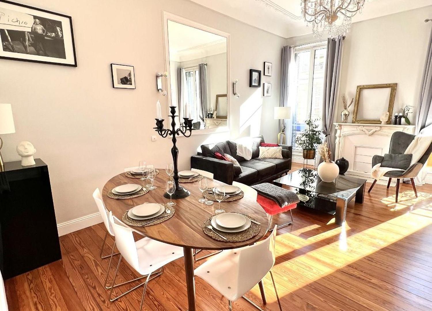 Apartment Superbe De 105 M2, Hyper Centre Avec Terrasse, Parking, A 5 Min De La