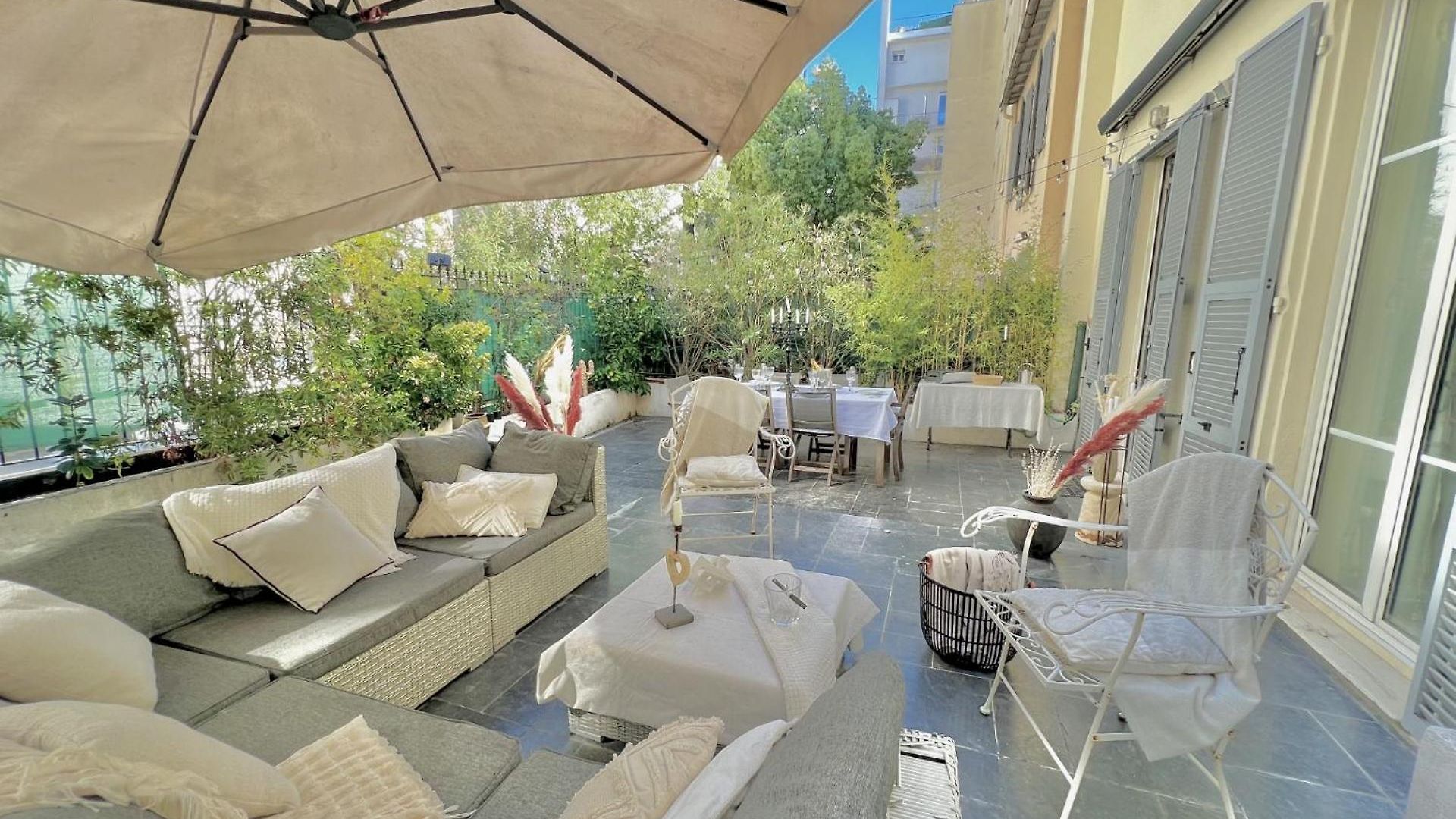 Apartment Superbe De 105 M2, Hyper Centre Avec Terrasse, Parking, A 5 Min De La *
