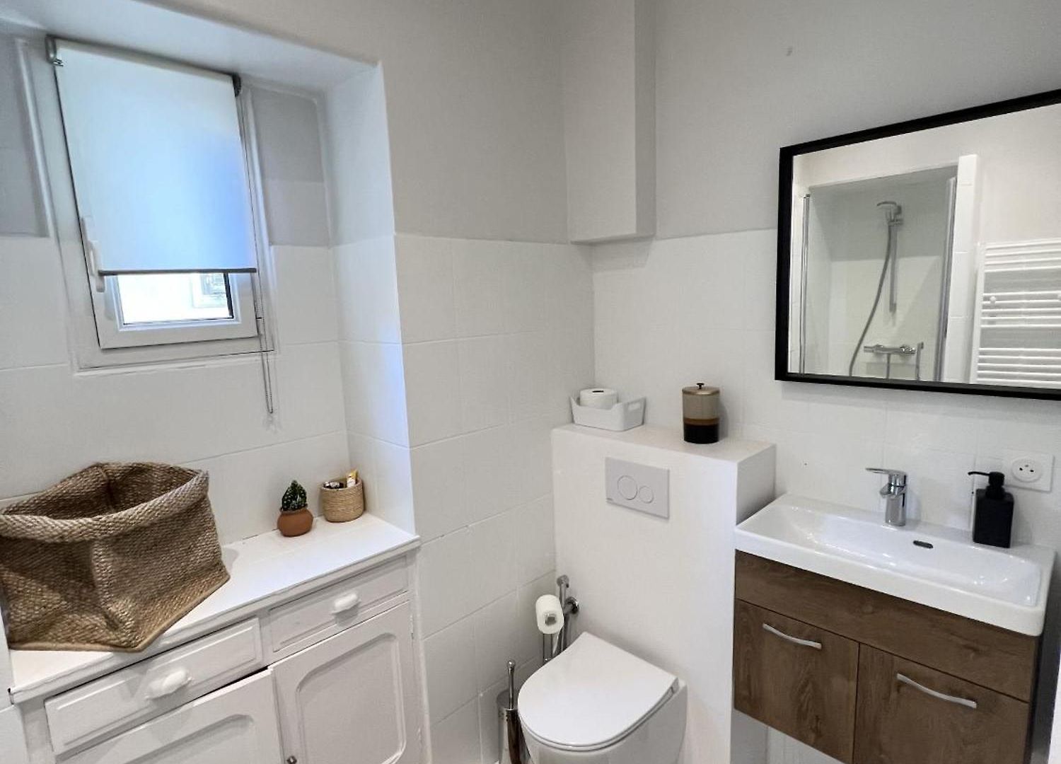 Apartment Superbe De 105 M2, Hyper Centre Avec Terrasse, Parking, A 5 Min De La