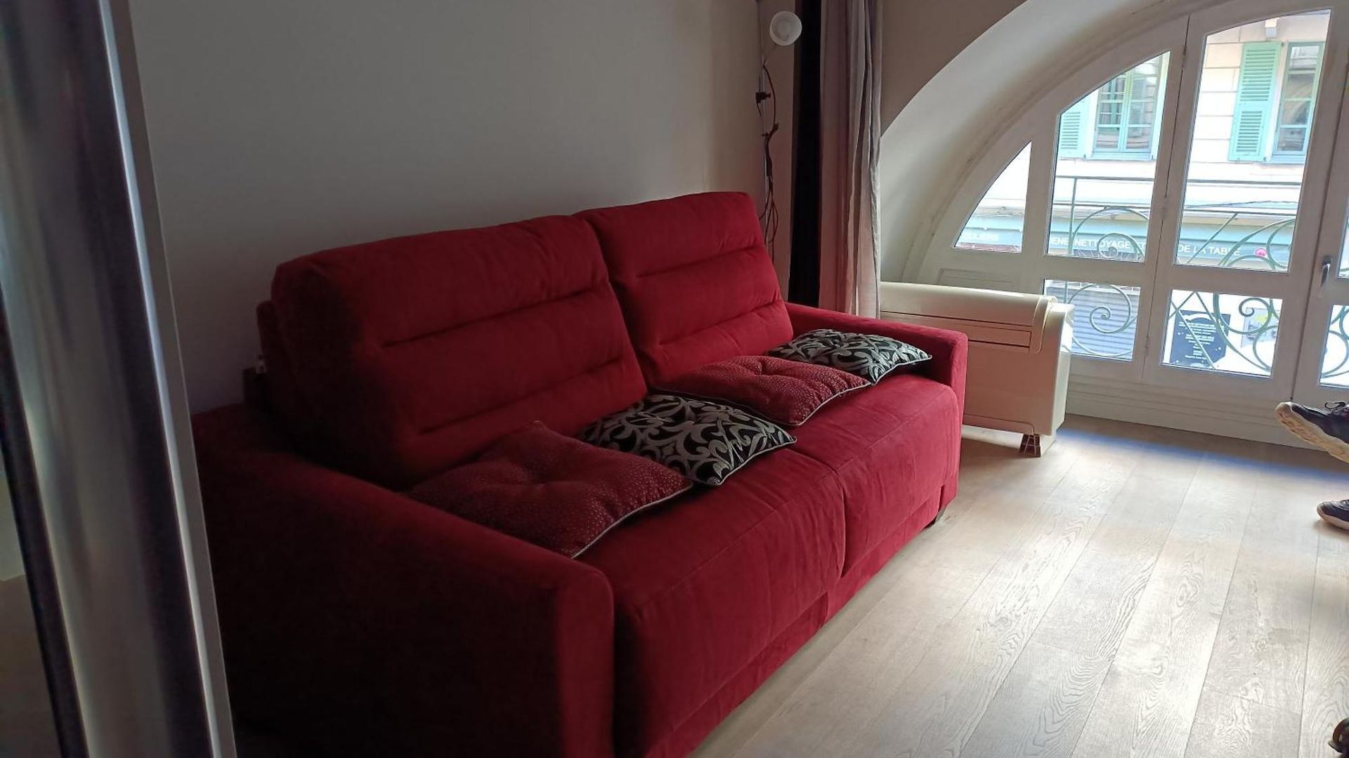 Apartment Sam Le Lezard Sarl *