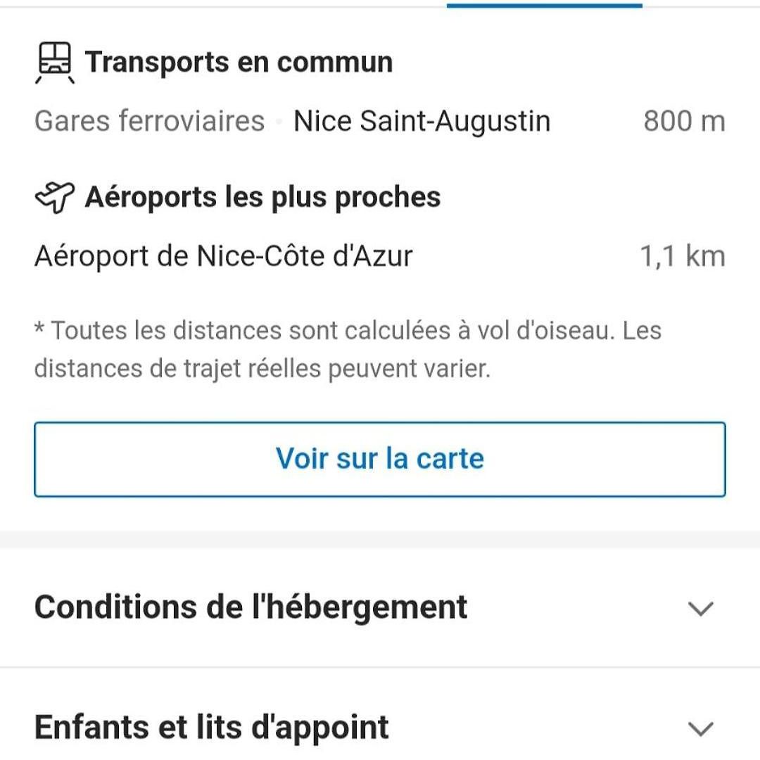 Couette-café Private room near airport 5 min train 3 min&tram on site, beach 7 min, 2 showers&2 toilets , Chambres privatives proche aéroport 5 min train 3 min et tramway sur place, plage 7 min, 2 douches et 2 wc