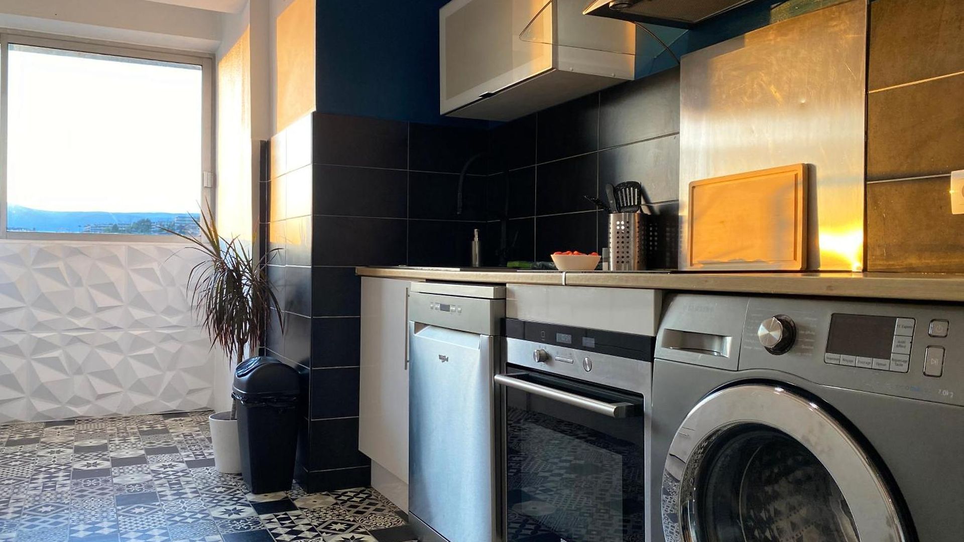 Panoramic Sea View - Air-conditioning - Balcony - Tramway - 2 Bedrooms - Wifi - Fully Equipped Kitchen Appartement *