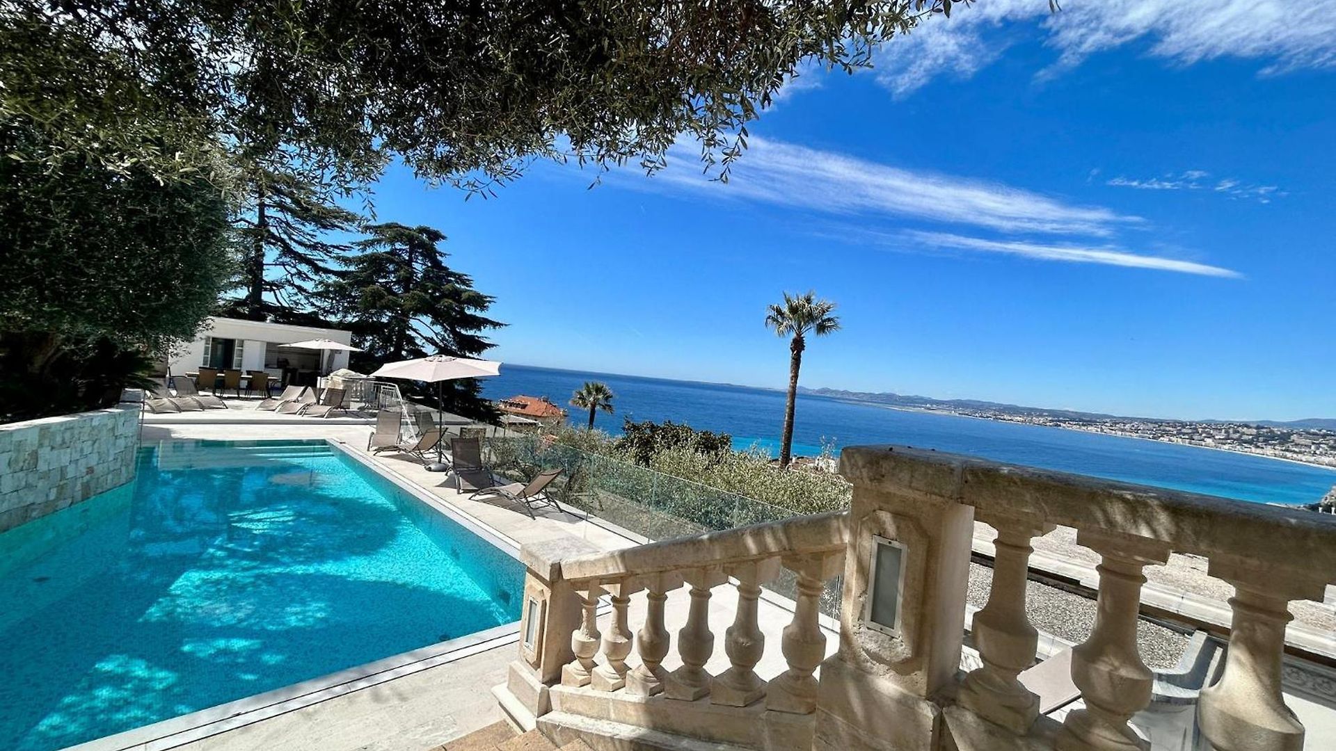 Luxury At Mont Boron, Swimming Pool Overviewing The Bay Villa *