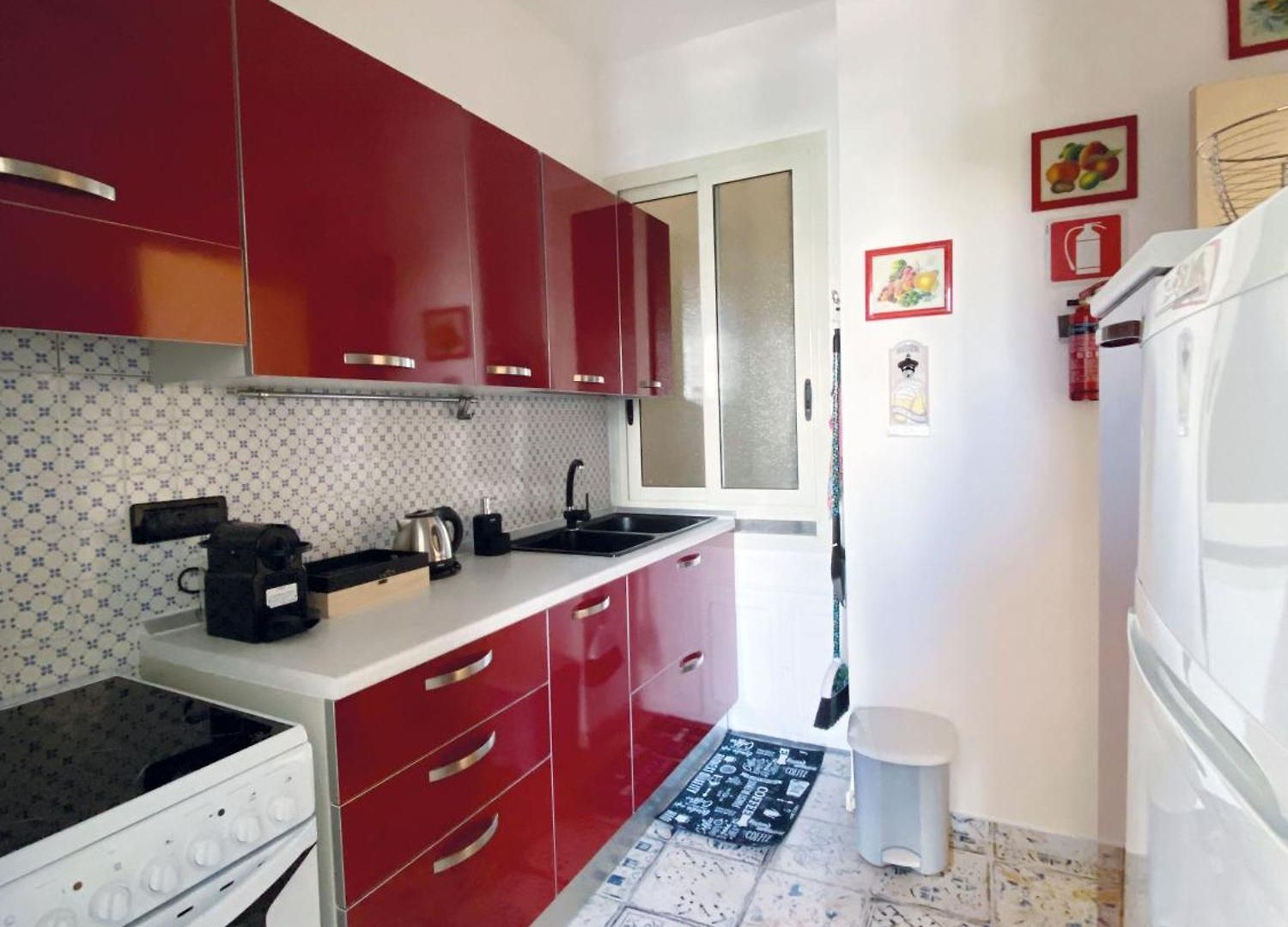 Beautiful Renovated ,next To The ! Air-c, Free Parking! *
