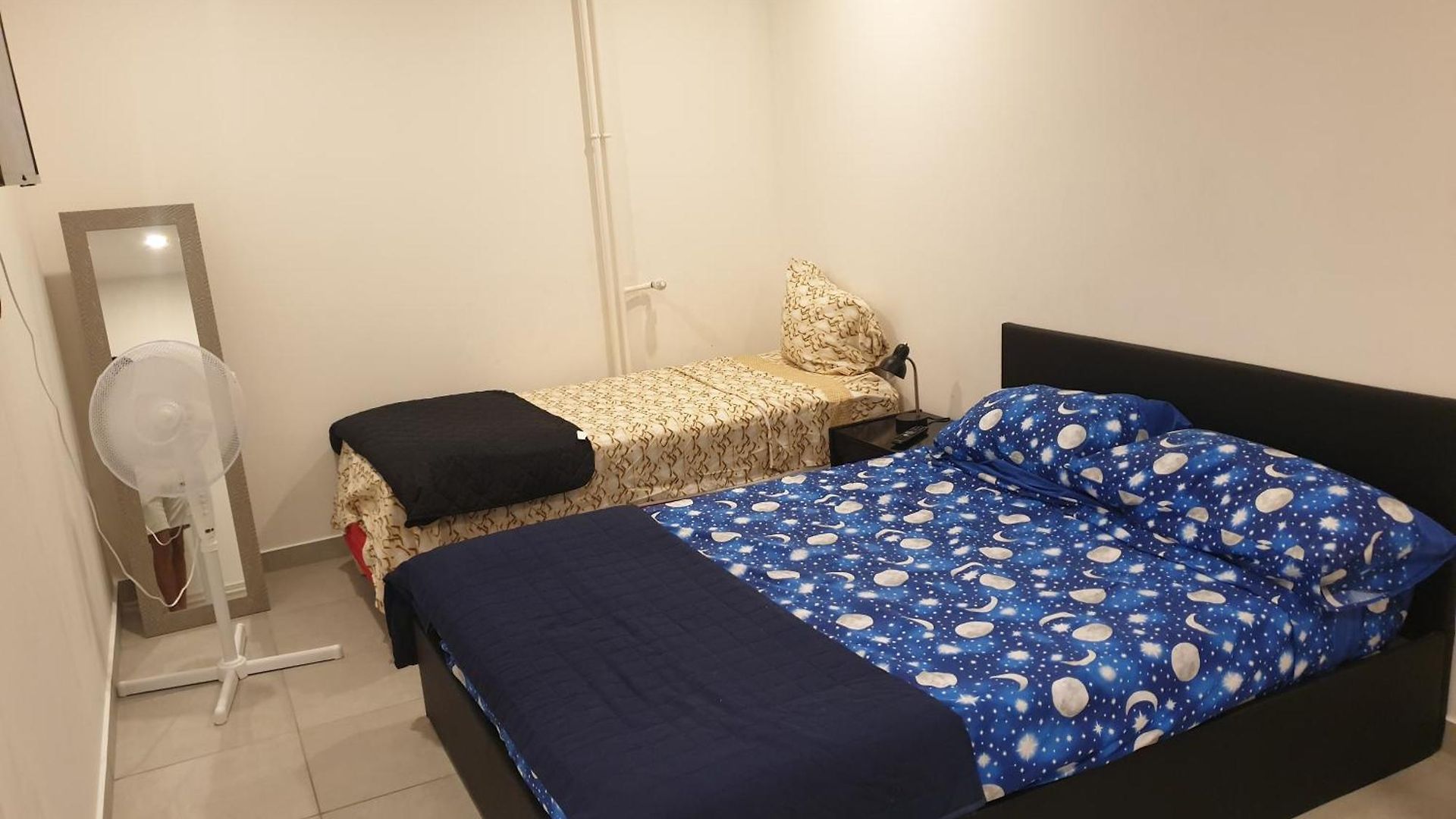 Appartement Renove 2023 Proche Aeroport 5min, Gare Sncf 2 Min, Tramway Au Pied De L'immeuble , Parking Possible, Renovated 2023 Near The Airport 5 Min, Train Station 2 Min, Tram Next To The Building 1 Min, Parking Possible *