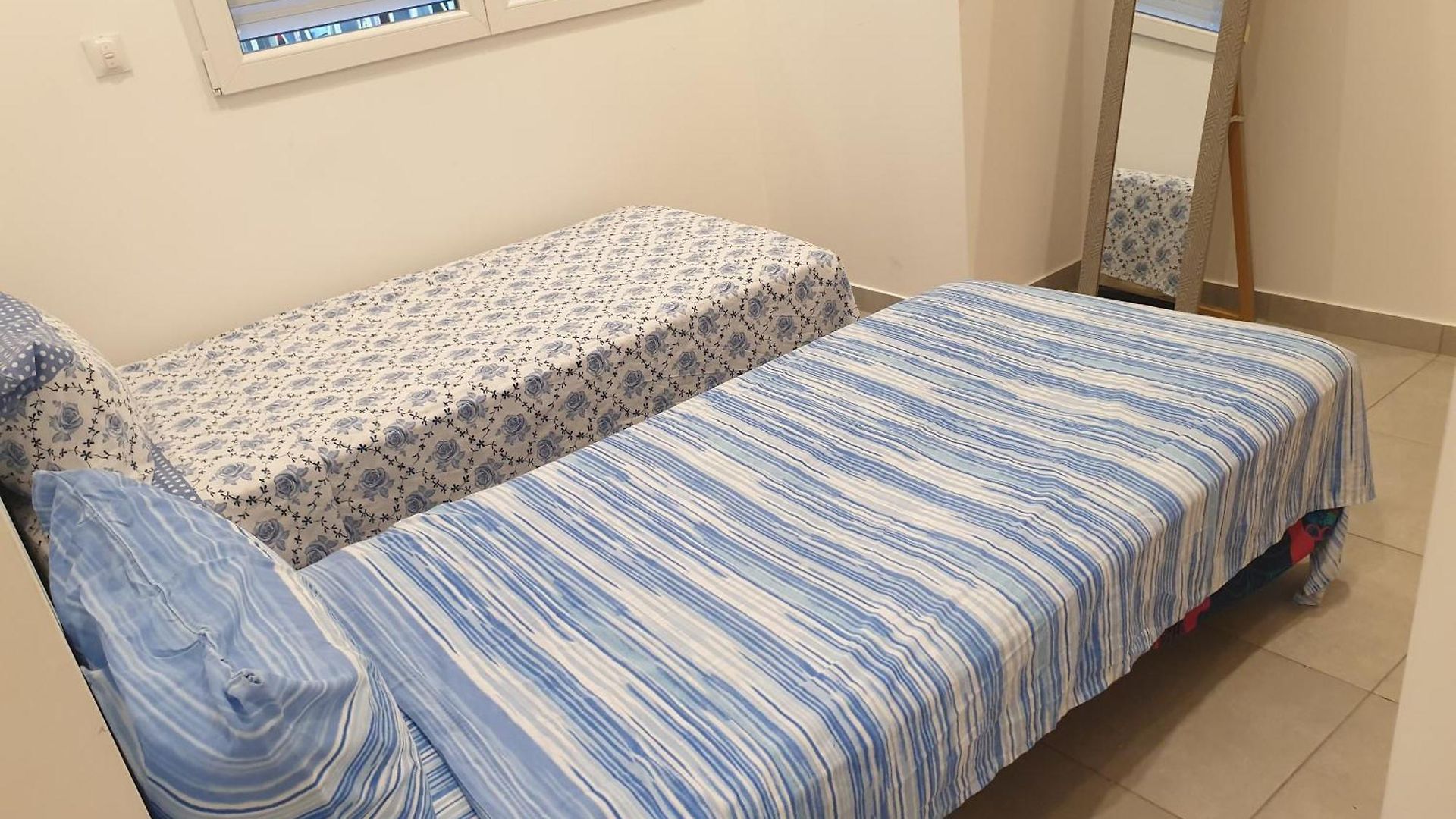 Appartement Renove 2023 Proche Aeroport 5min, Gare Sncf 2 Min, Tramway Au Pied De L'immeuble , Parking Possible, Renovated 2023 Near The Airport 5 Min, Train Station 2 Min, Tram Next To The Building 1 Min, Parking Possible Nice