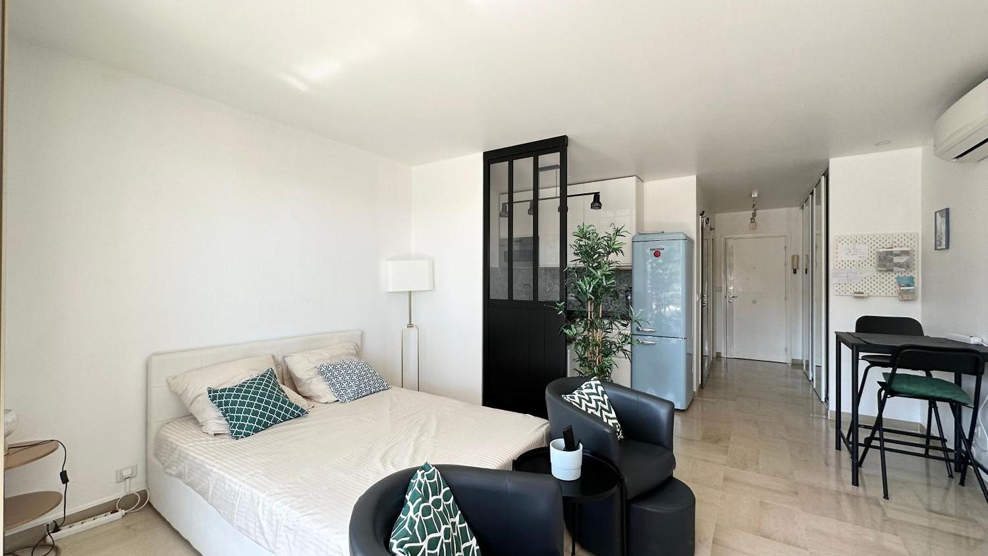 Nice, Grand Studio - Piscine - Terrasse Vue Mer