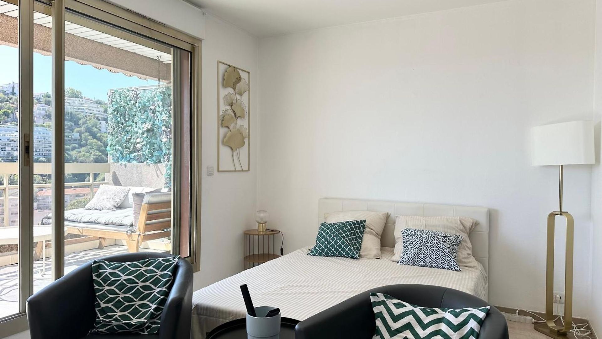 Apartment Nice, Grand Studio - Piscine - Terrasse Vue Mer
