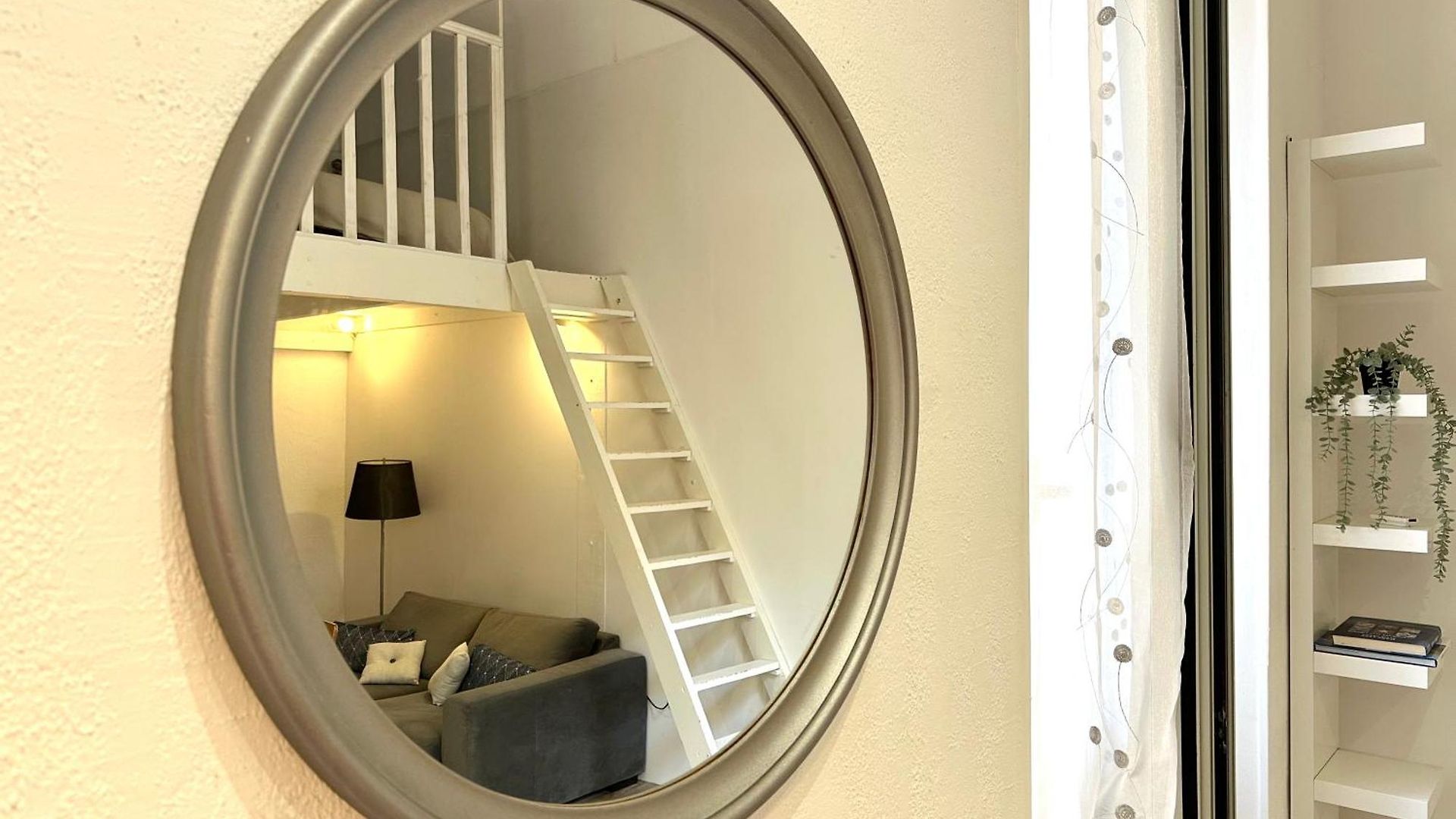 Apartment Mezzanine Sur Le Port Nice