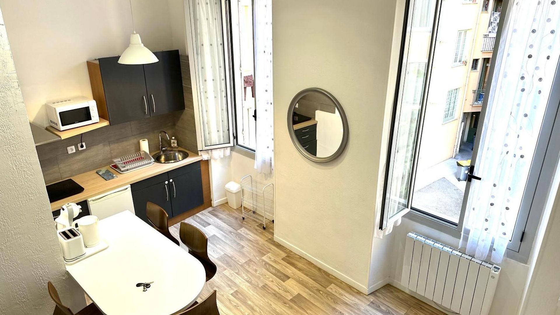 Mezzanine Sur Le Port Apartment