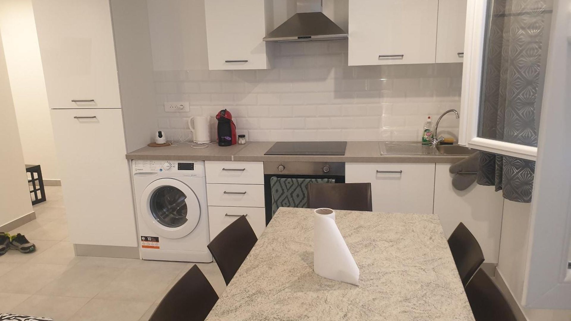 Renove 2023 Proche Aeroport 5min, Gare Sncf 2 Min, Tramway Au Pied De L'immeuble , Parking Possible, Renovated 2023 Near The Airport 5 Min, Train Station 2 Min, Tram Next To The Building 1 Min, Parking Possible
