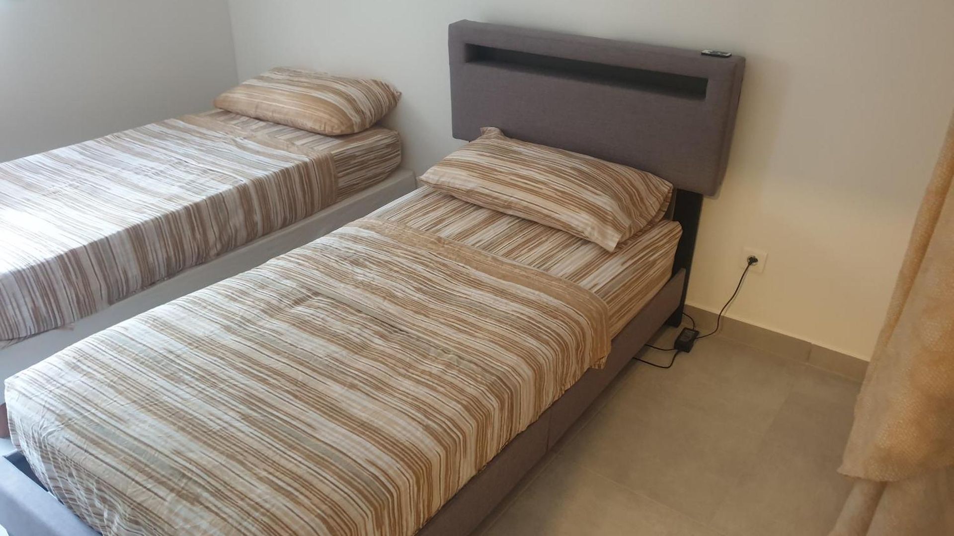 Appartement Renove 2023 Proche Aeroport 5min, Gare Sncf 2 Min, Tramway Au Pied De L'immeuble , Parking Possible, Renovated 2023 Near The Airport 5 Min, Train Station 2 Min, Tram Next To The Building 1 Min, Parking Possible
