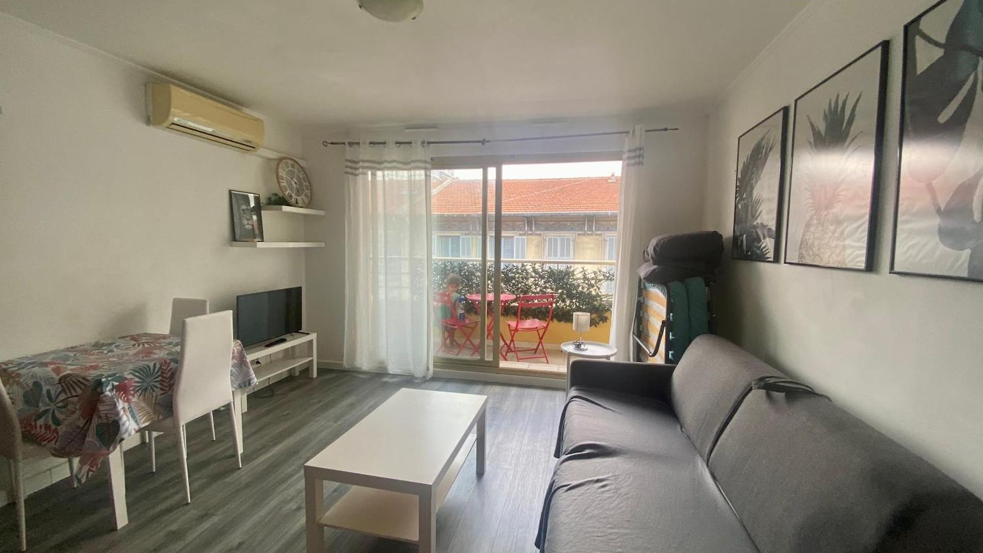 Apartment Centre Garibaldi Port